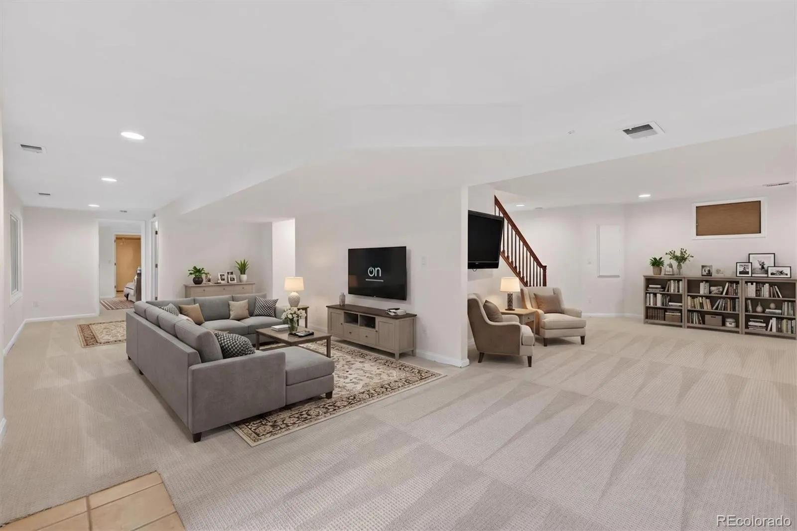 8274 S Saint Paul Way Centennial CO 80122 MLS #REC9966933 05152026201832 1600 40