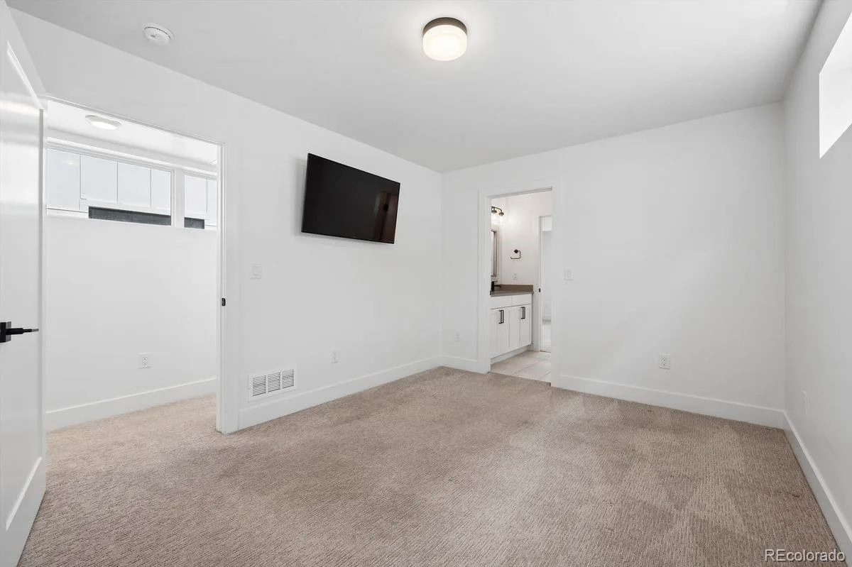 2134 S Josephine Street Denver CO 80210 | MLS #REC9967807 10032026172657 1200 6