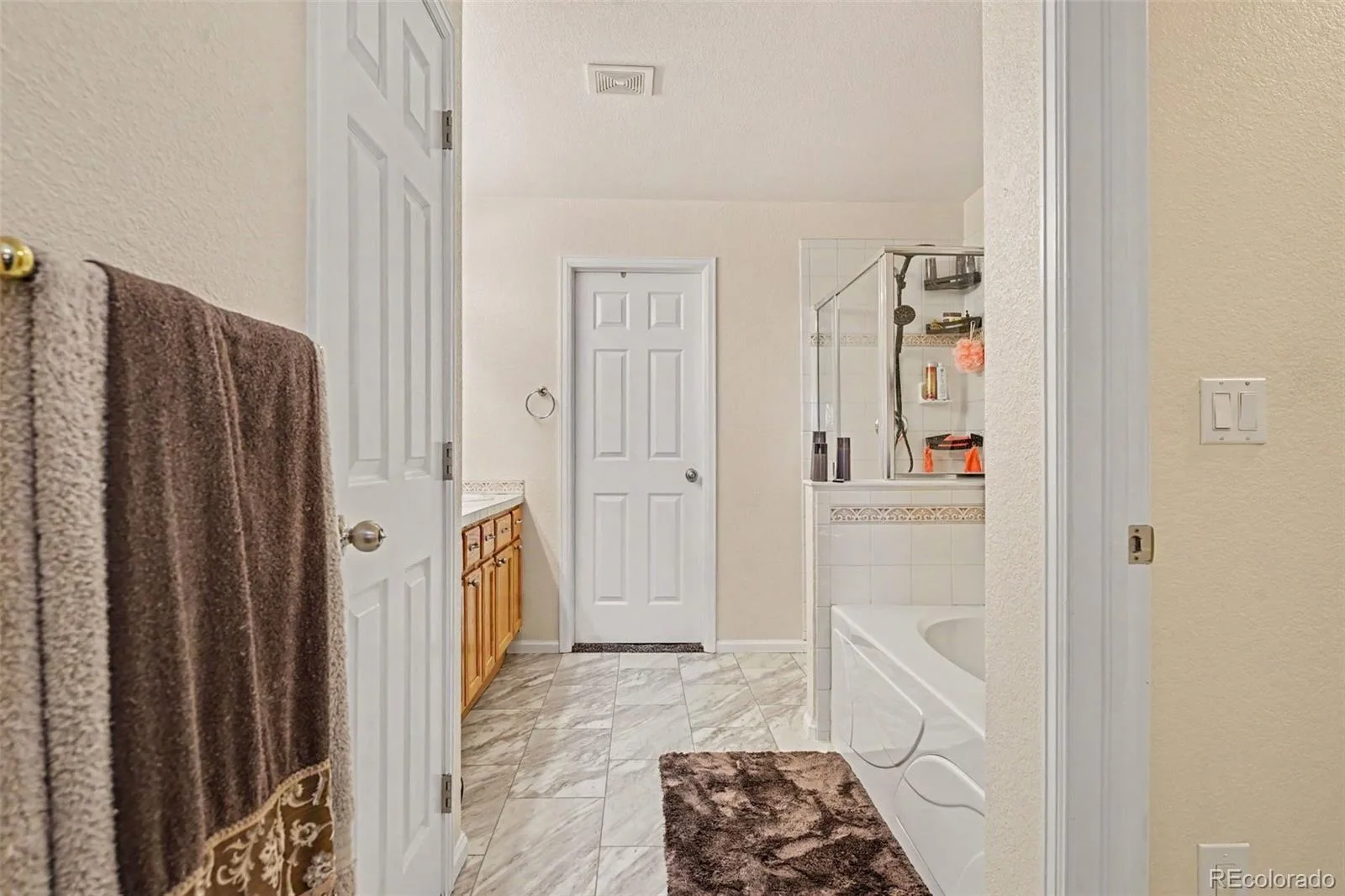 1441 S Dayton Court Denver CO 80247 | MLS #REC9968578 07312026002550 1600 19