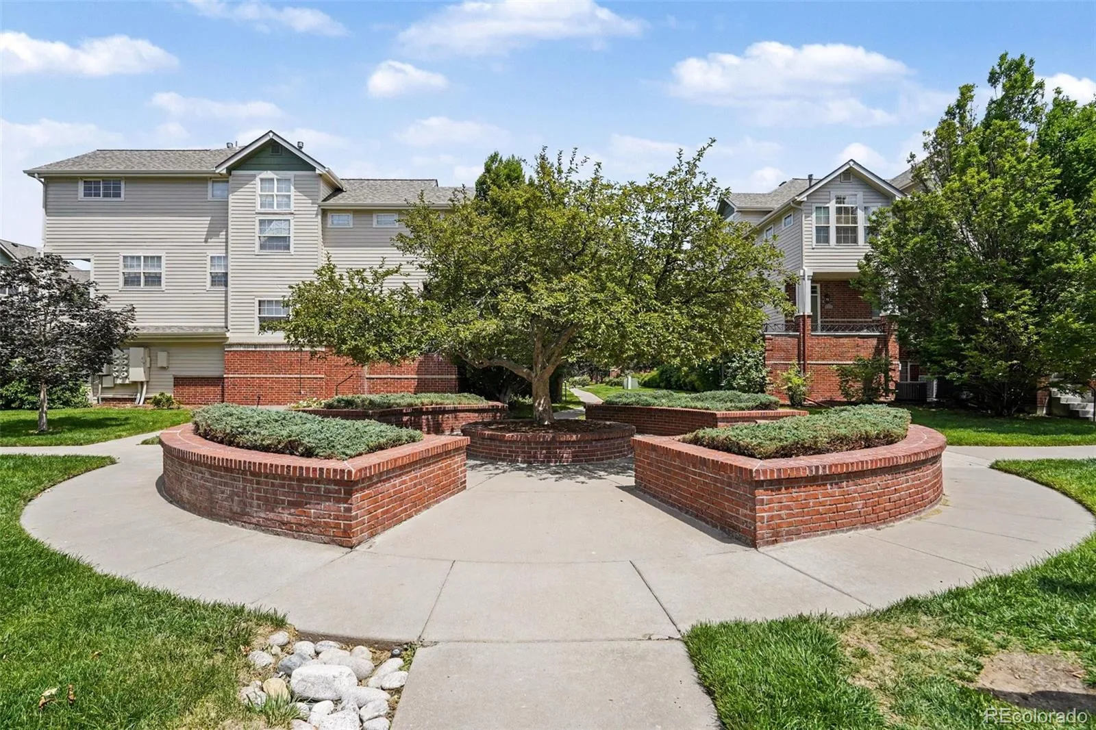 1441 S Dayton Court Denver CO 80247 | MLS #REC9968578 07312026002550 1600 29