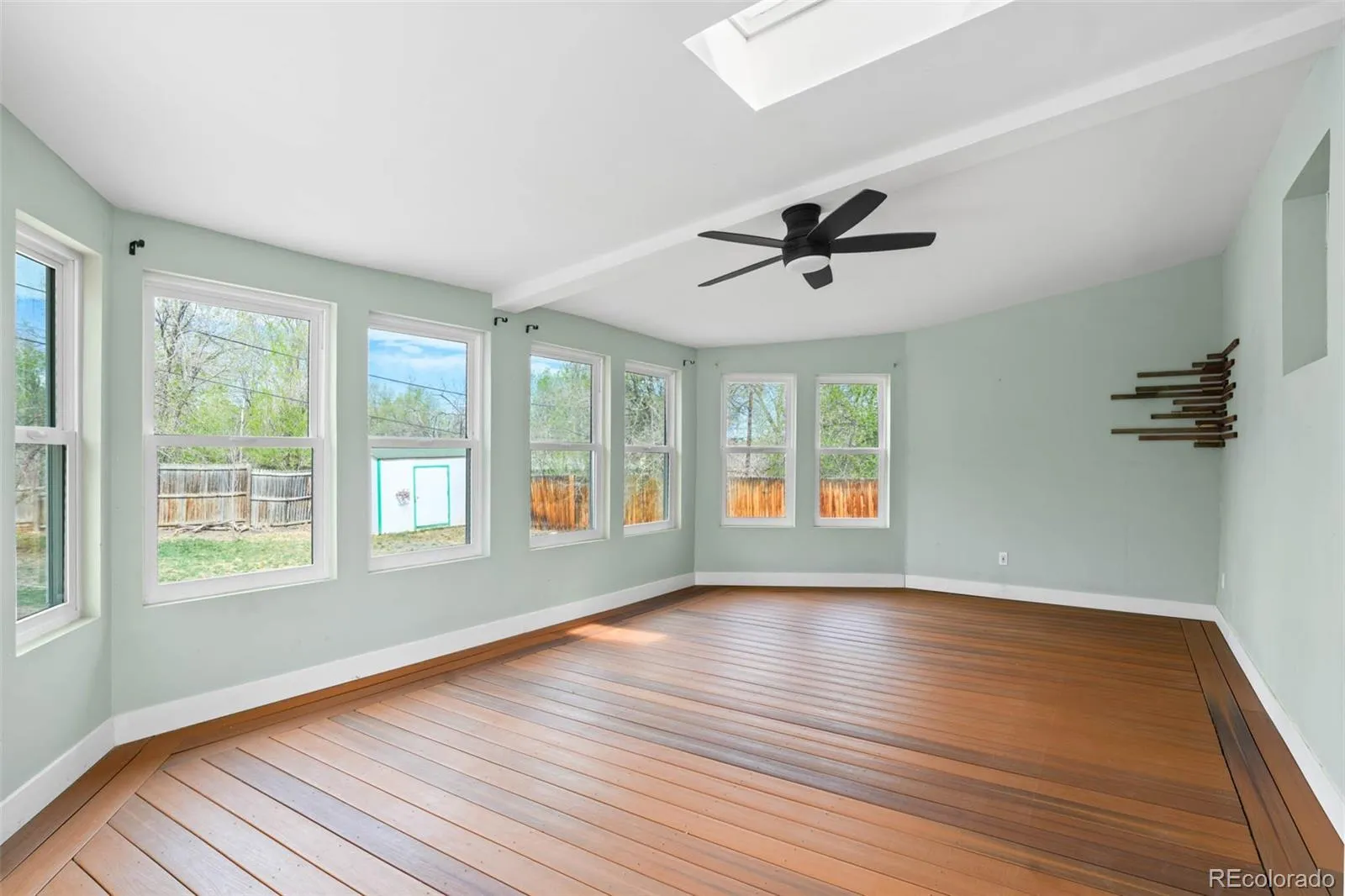 04102026235310 1600 12