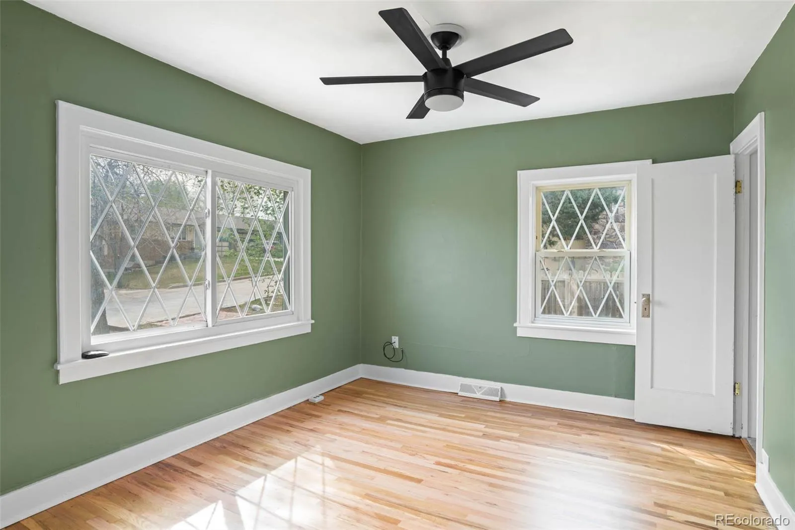 04102026235310 1600 7