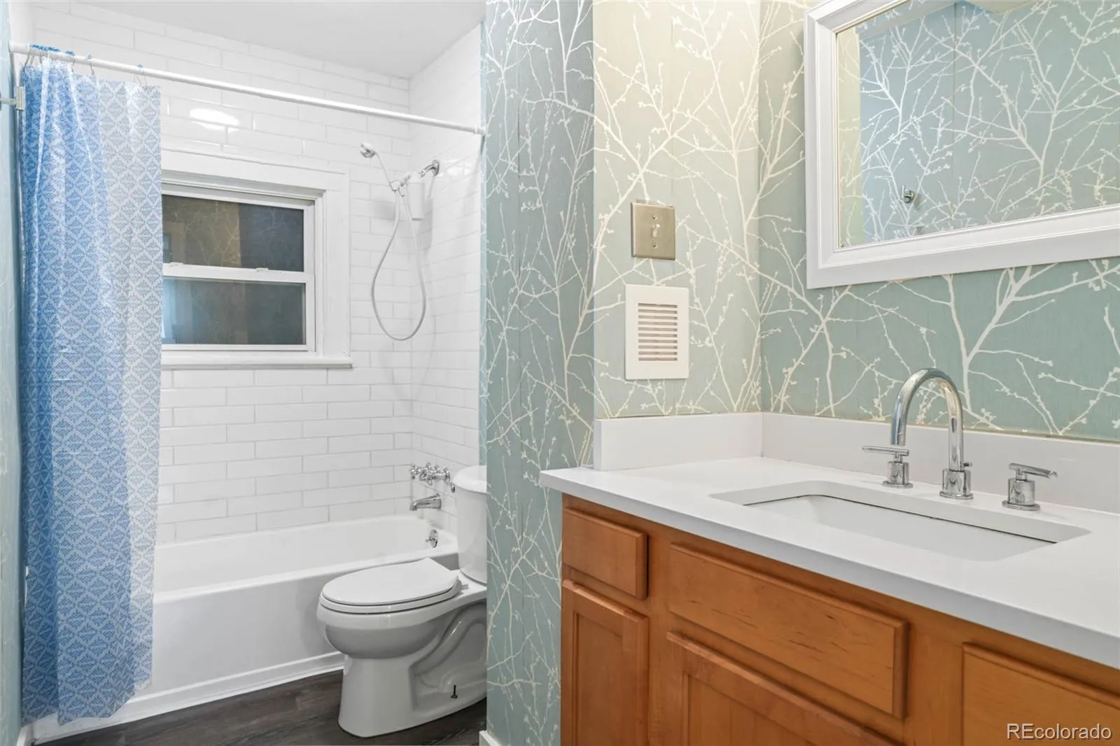 04102026235310 1600 8