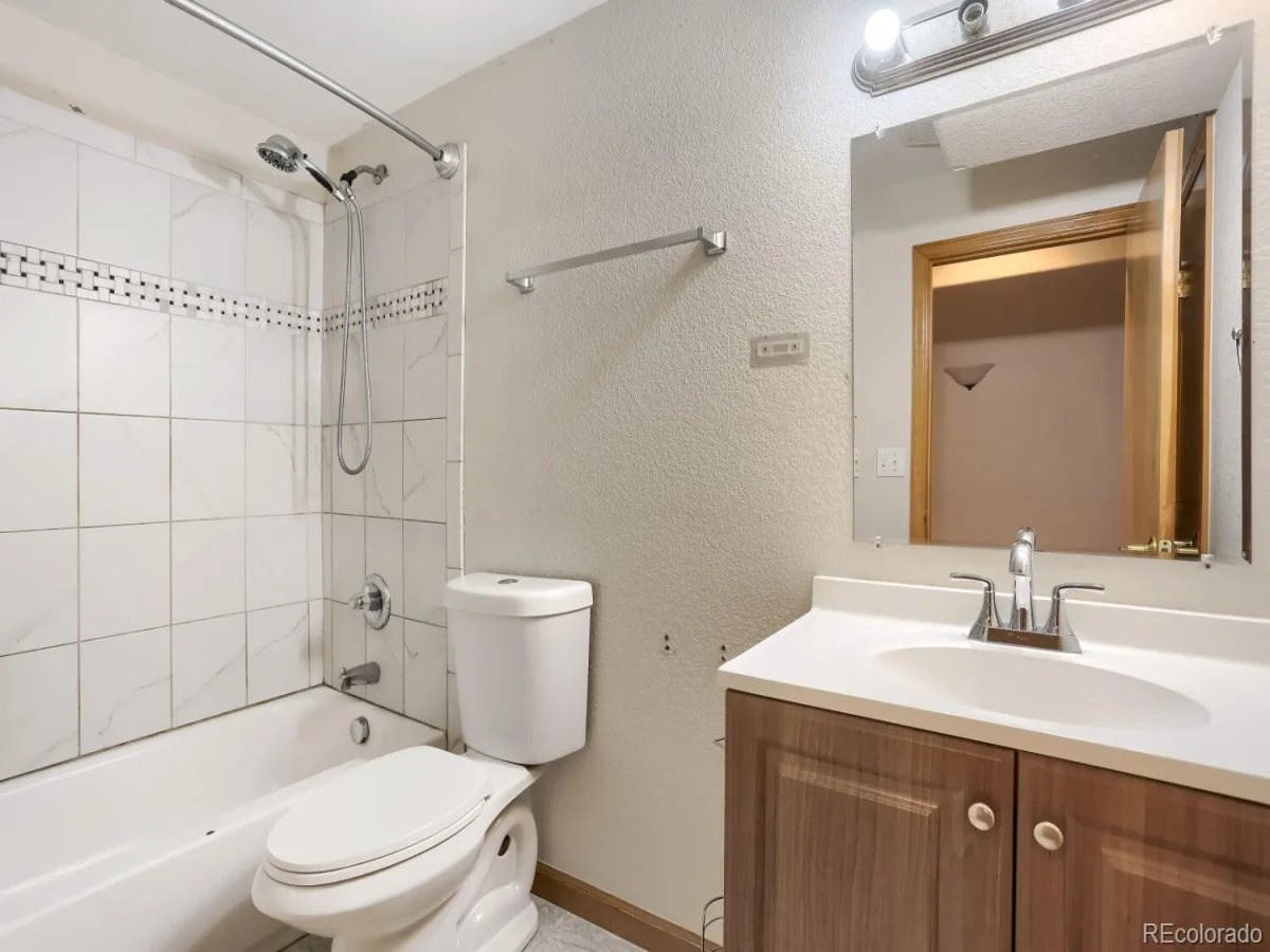 5545 S Rome Street Aurora CO 80015 | MLS #REC9977424 08212026193950 1200 16