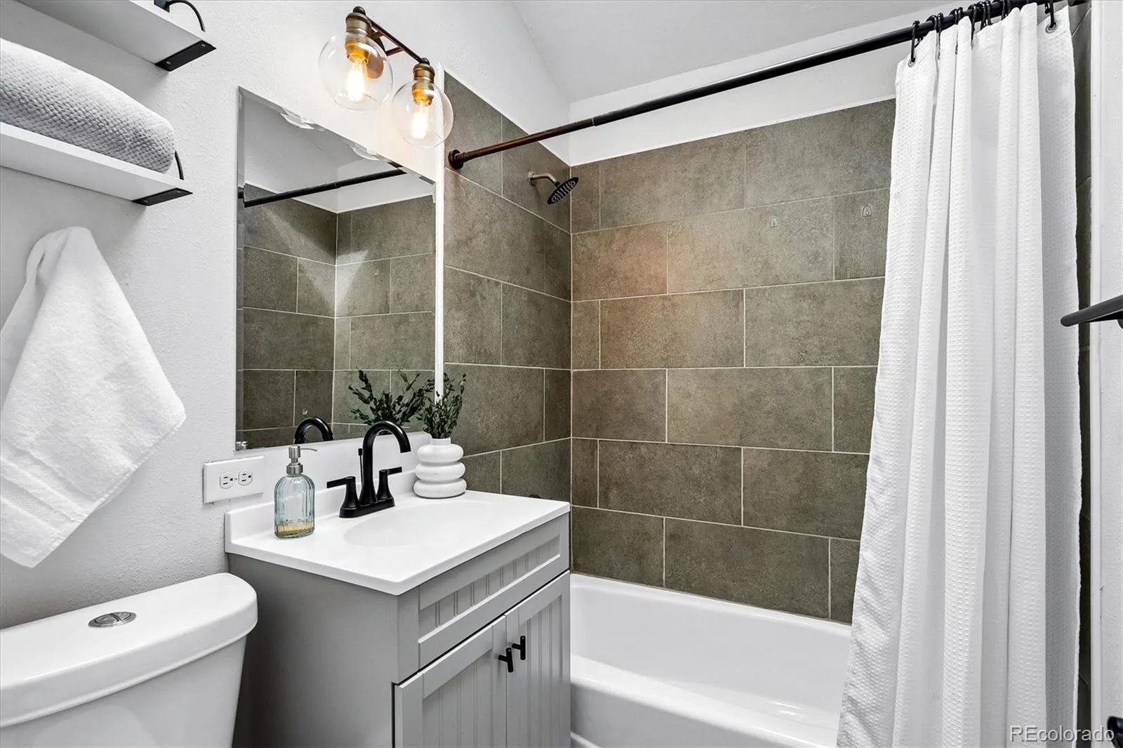 4995 Julian Street Denver CO 80221 MLS #REC9978451 06122026215407 1600 25