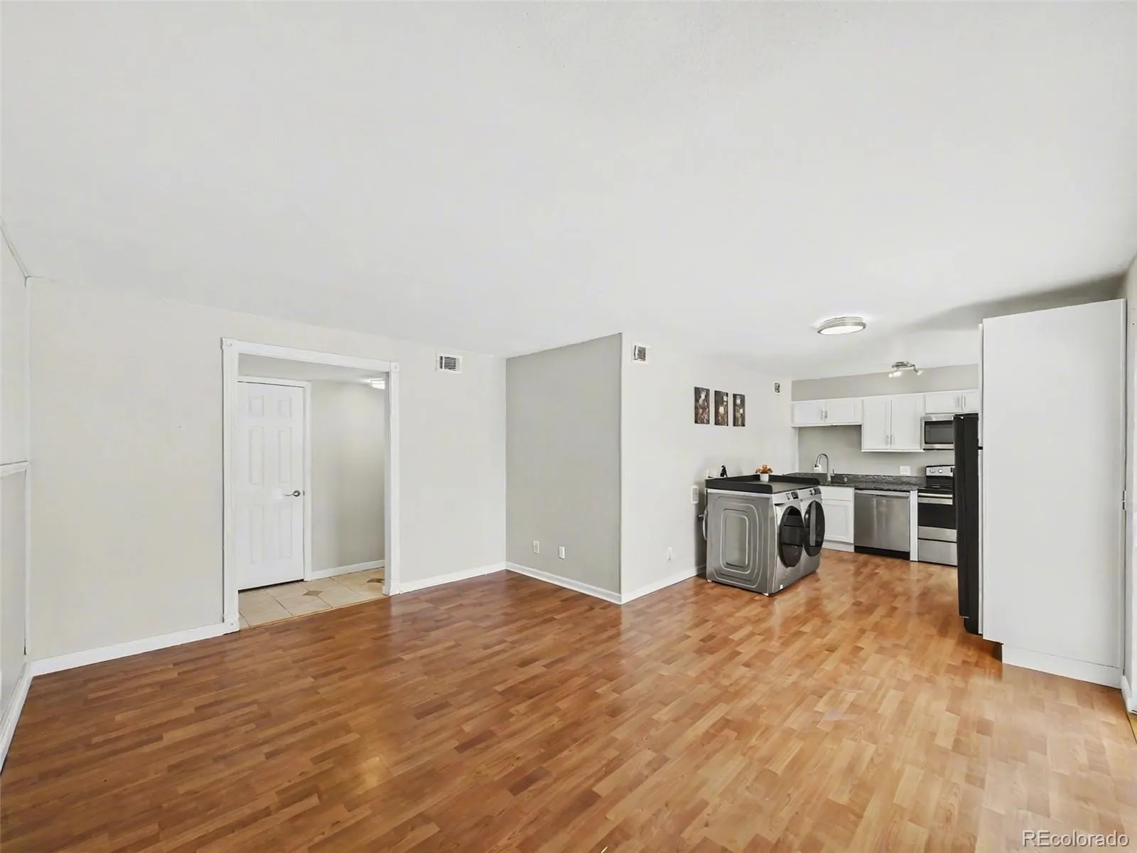 968 S Peoria Street Aurora CO 80012 MLS #REC9981316 04192026221000 1600 3