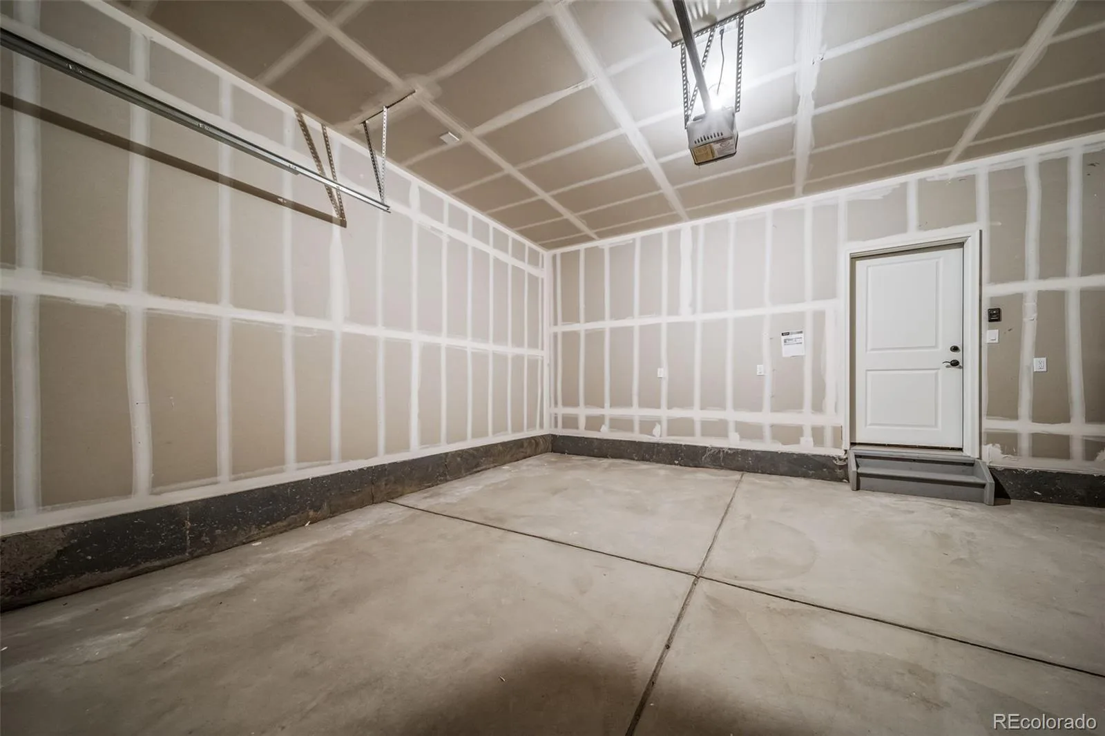 22204 E 49th Place Aurora CO 80019 | MLS #REC9982185 09242026184008 1600 32