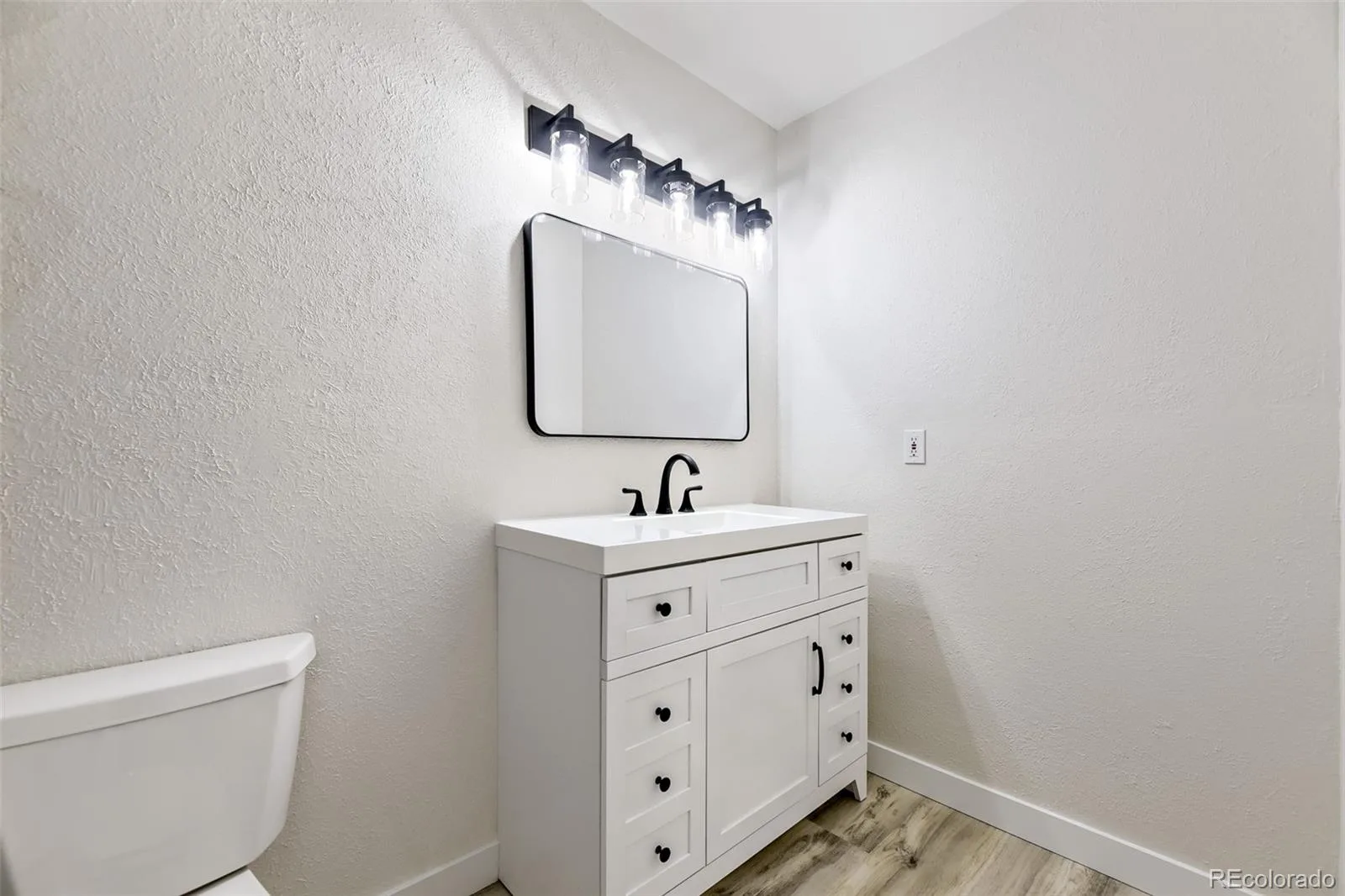 9008 E Mansfield Avenue Denver CO 80237 | MLS #REC9983390 10012026194943 1600 13