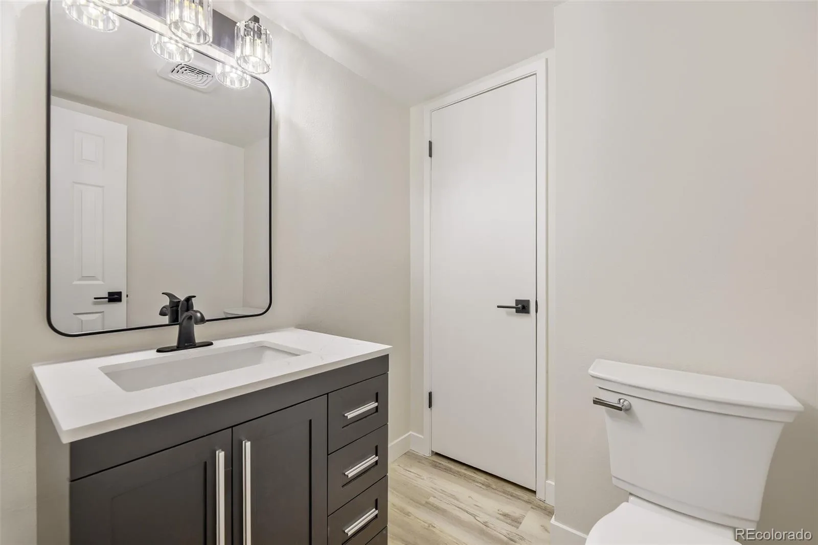 9008 E Mansfield Avenue Denver CO 80237 | MLS #REC9983390 10012026194943 1600 21