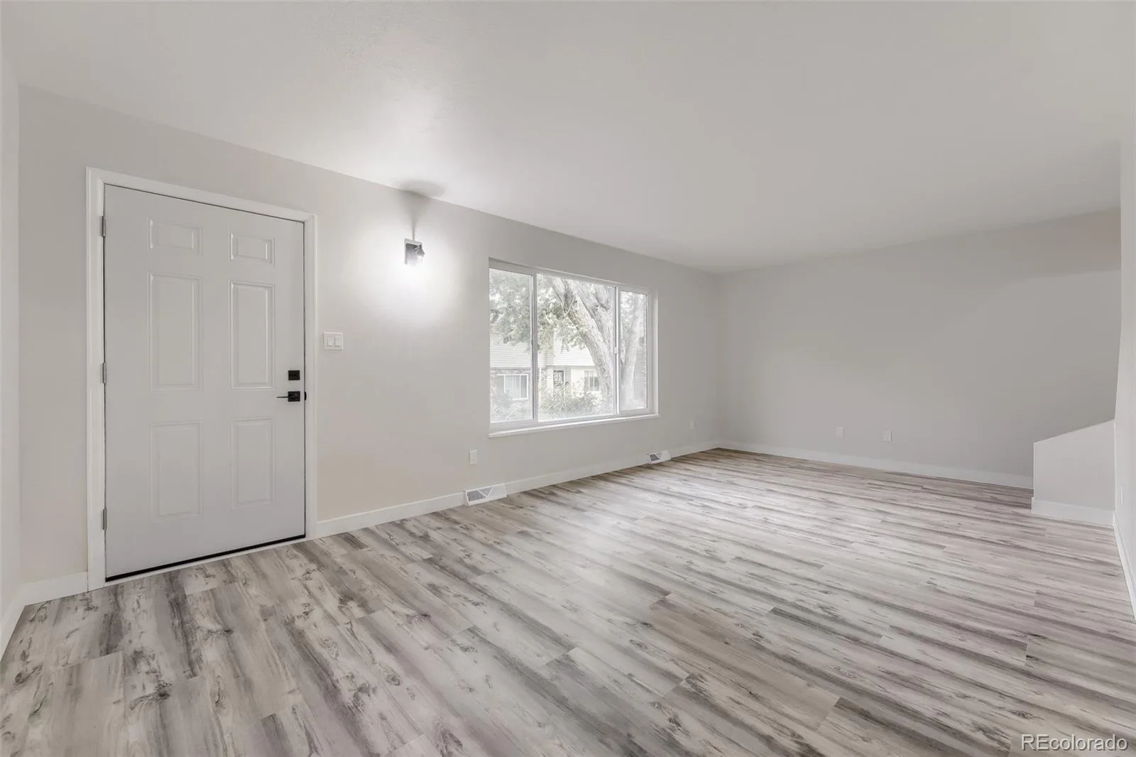 9008 E Mansfield Avenue Denver CO 80237 | MLS #REC9983390 10012026194943 1600 22