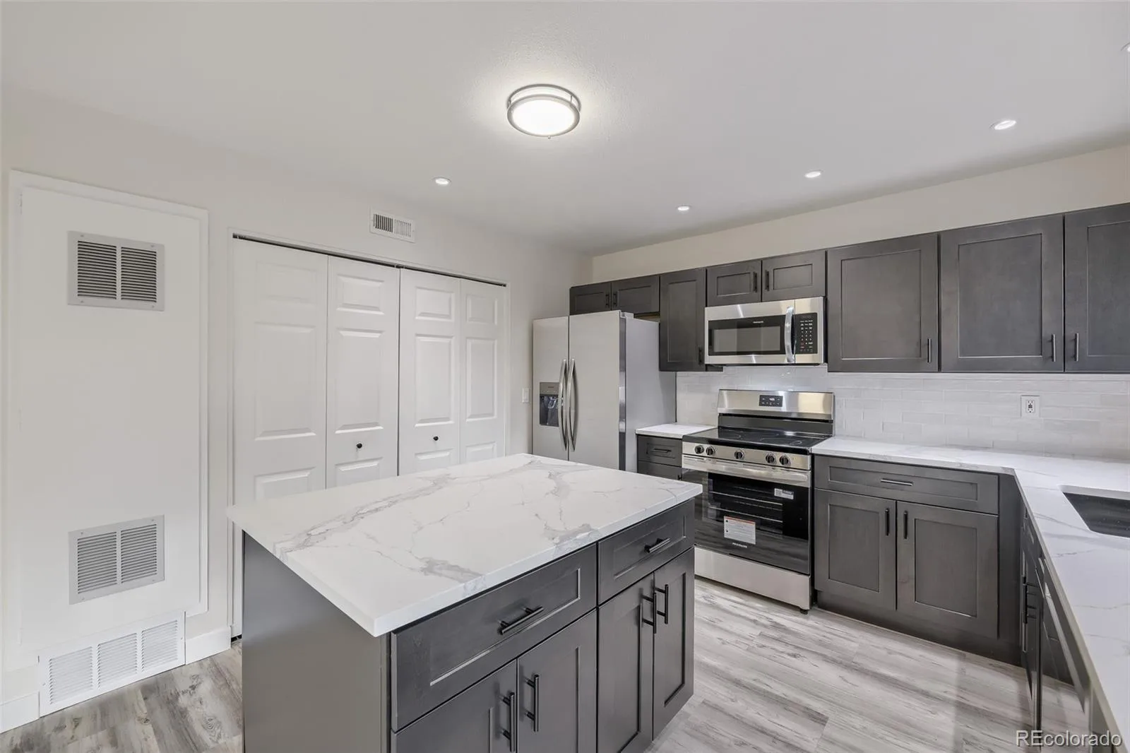 9008 E Mansfield Avenue Denver CO 80237 | MLS #REC9983390 10012026194943 1600 27