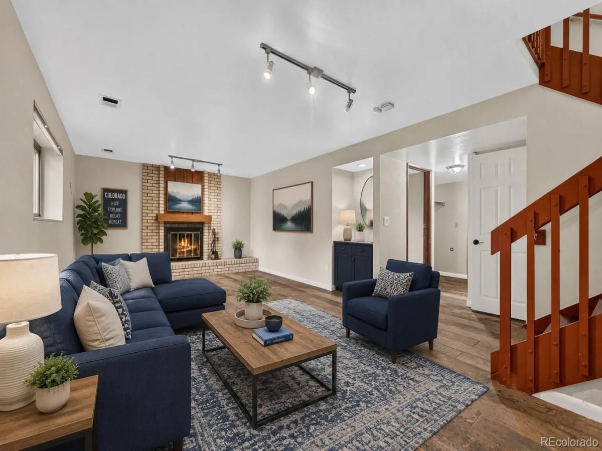 2436 S Lansing Way Aurora CO 80014 | MLS #REC9985841 08282026140527 1200 11