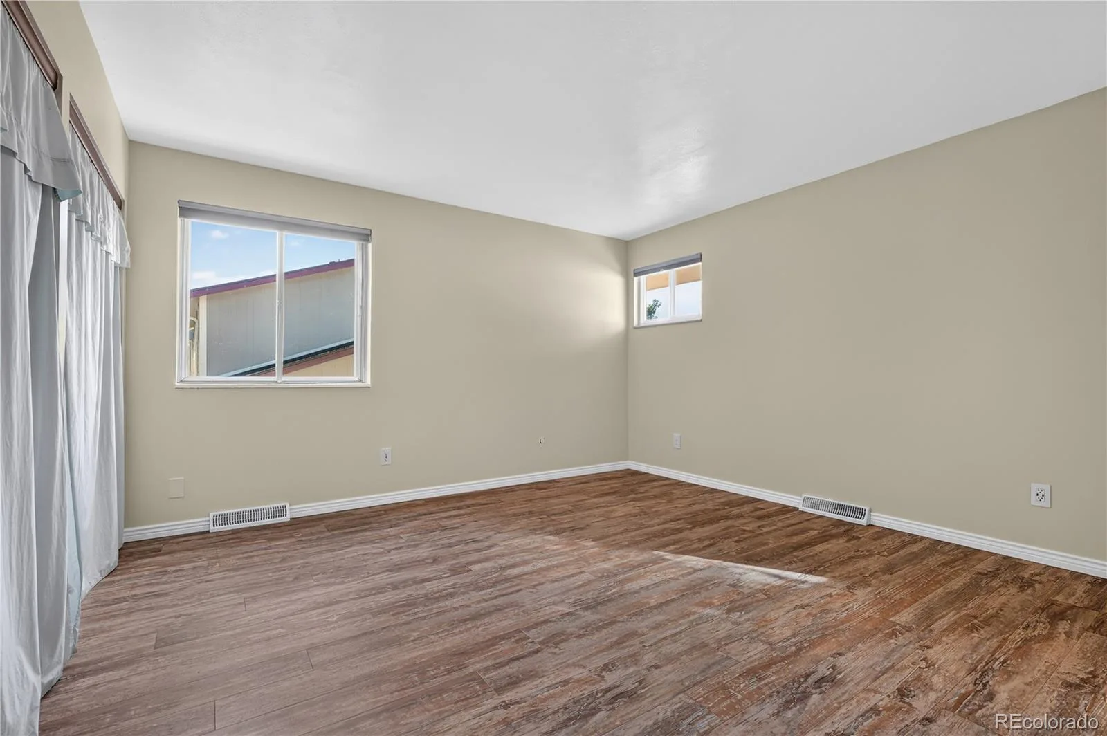 2436 S Lansing Way Aurora CO 80014 | MLS #REC9985841 08282026140527 1600 18