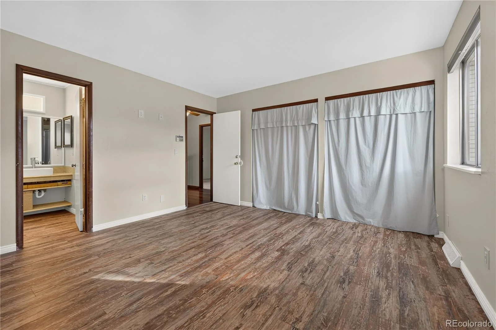 2436 S Lansing Way Aurora CO 80014 | MLS #REC9985841 08282026140527 1600 19
