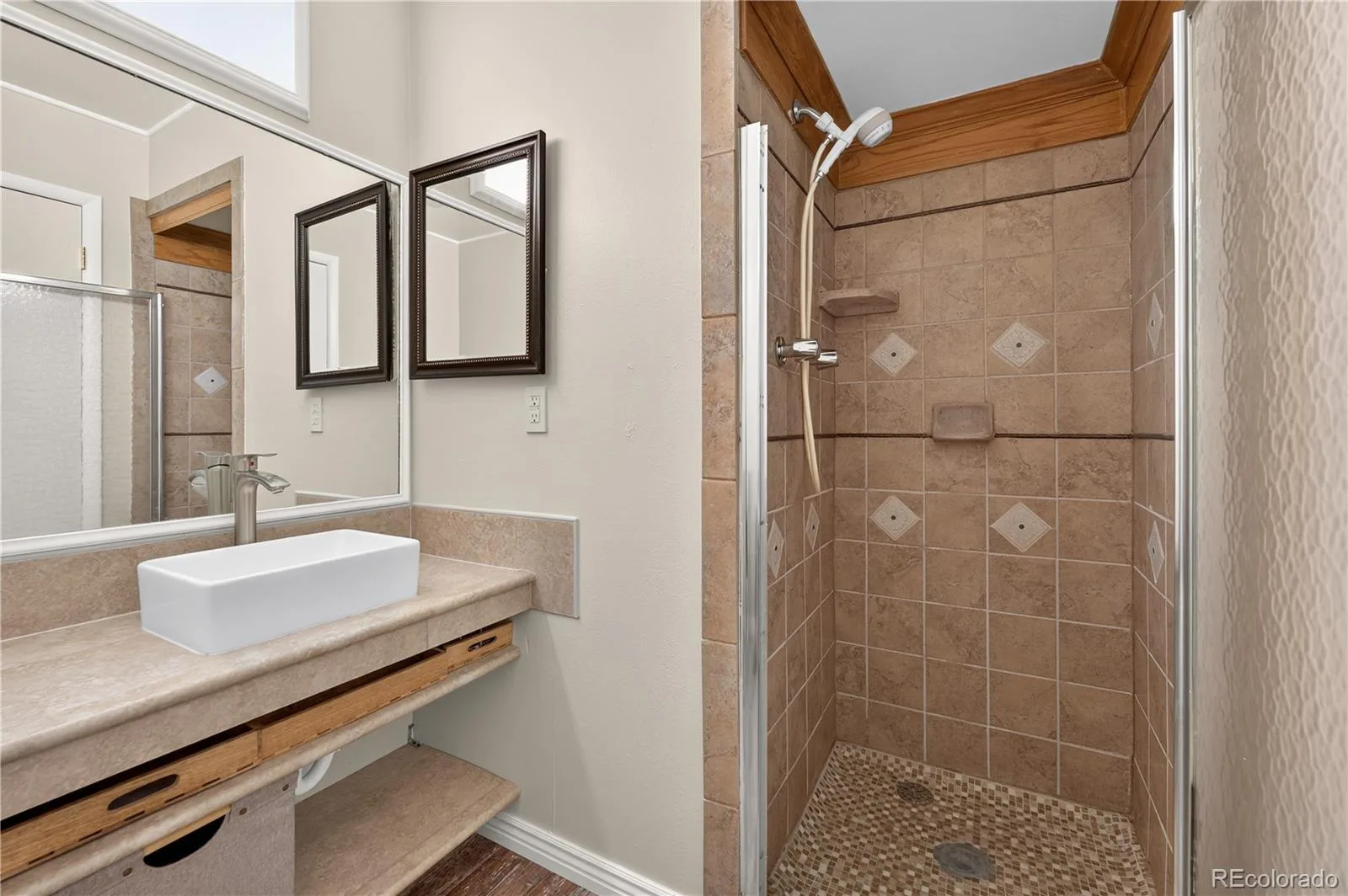 2436 S Lansing Way Aurora CO 80014 | MLS #REC9985841 08282026140527 1600 21