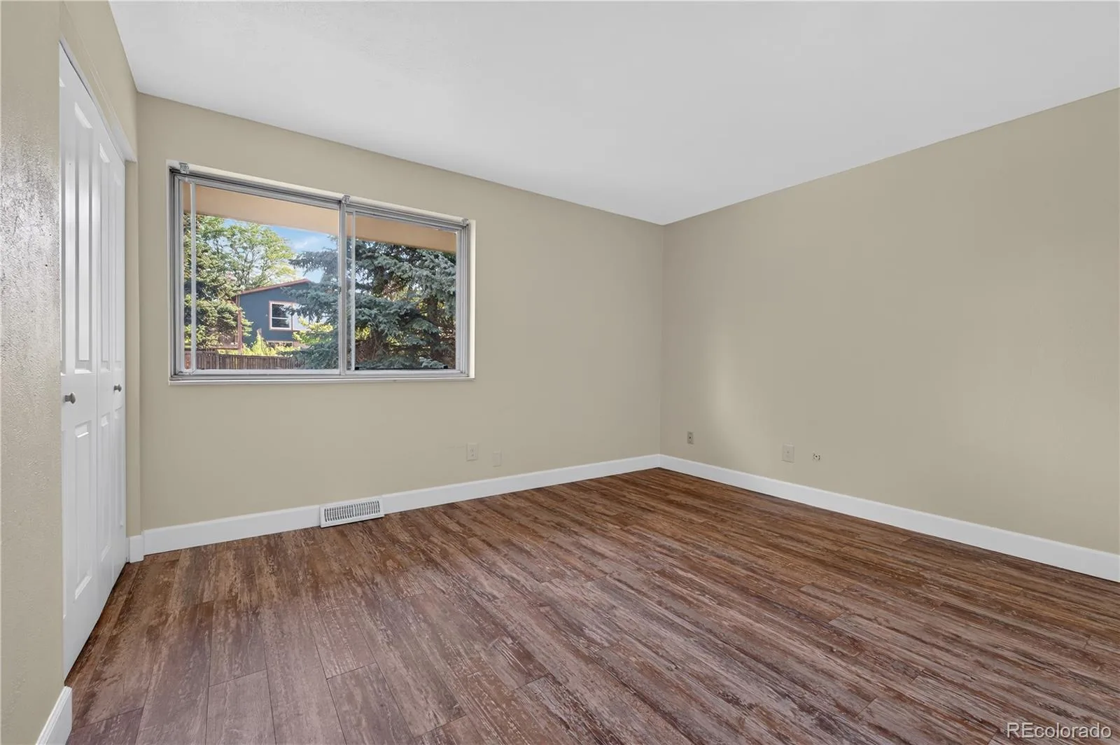 2436 S Lansing Way Aurora CO 80014 | MLS #REC9985841 08282026140527 1600 22