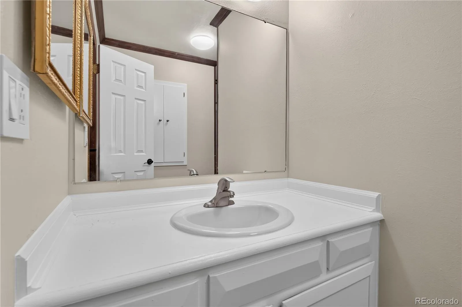 2436 S Lansing Way Aurora CO 80014 | MLS #REC9985841 08282026140527 1600 25