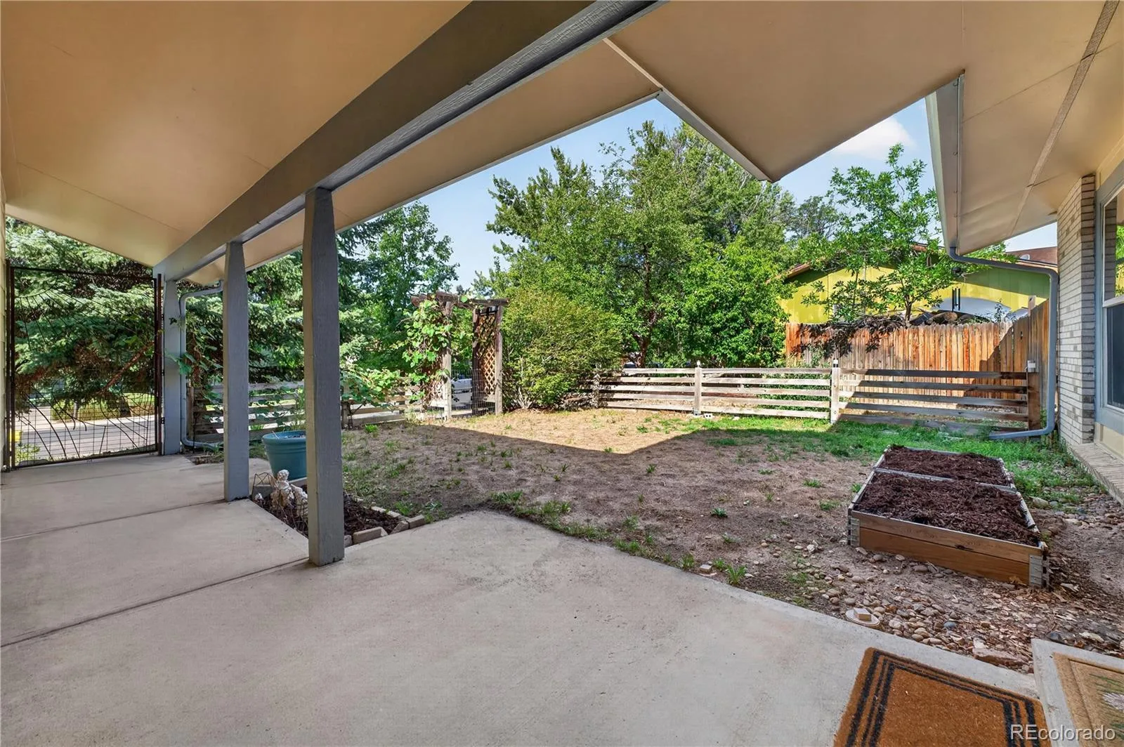 2436 S Lansing Way Aurora CO 80014 | MLS #REC9985841 08282026140527 1600 29