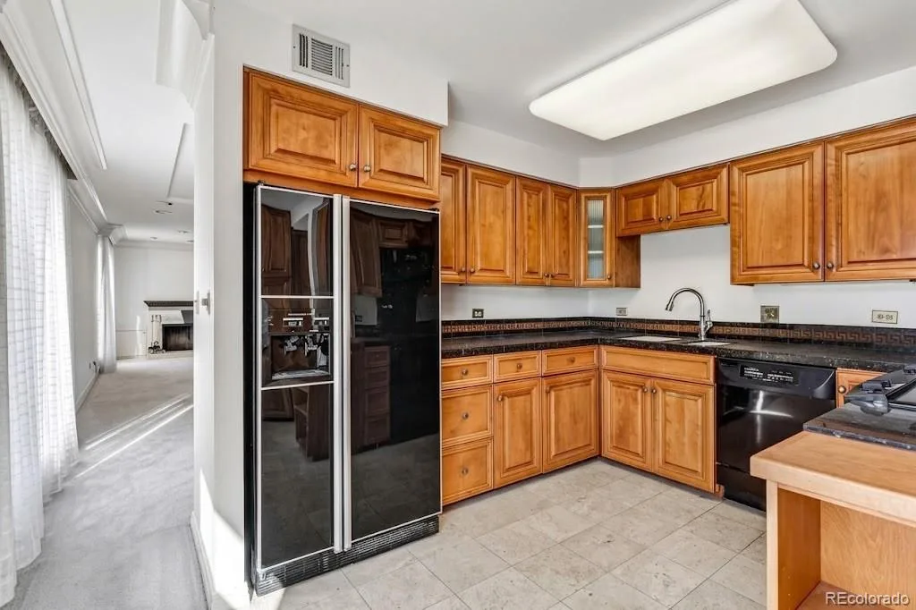 2000 E 12th Avenue #4 Denver CO 80206 | MLS #REC9986763 09222026115435 1024 4