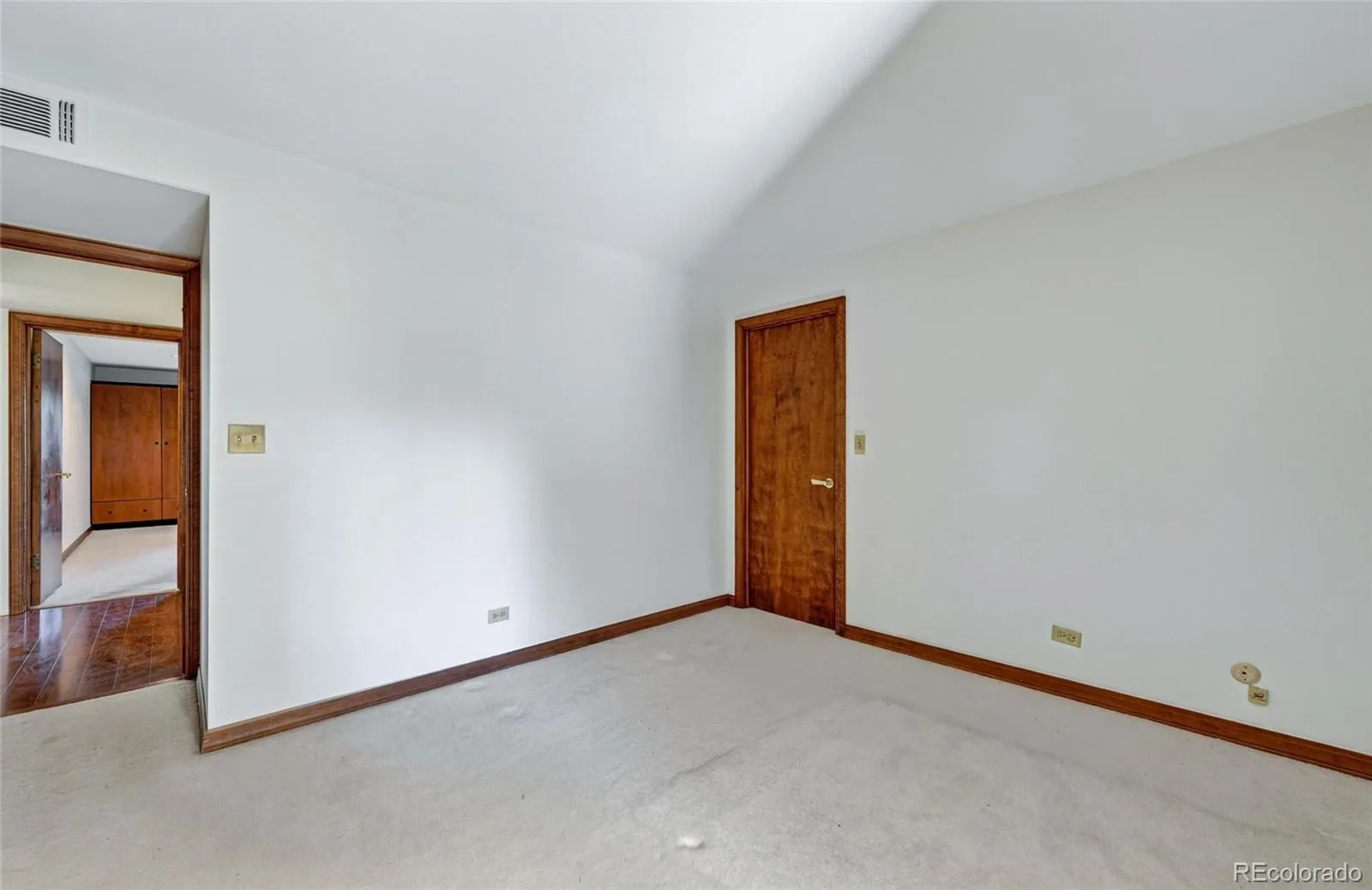 2000 E 12th Avenue #4 Denver CO 80206 | MLS #REC9986763 09222026115435 1600 27