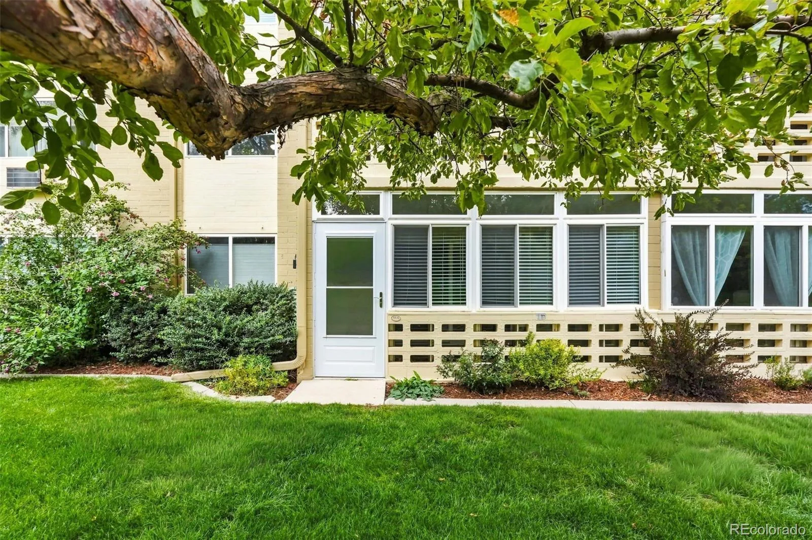 655 S Alton Way #10A #655 Denver CO 80247 | MLS #REC9987479 08312026232247 1600 24
