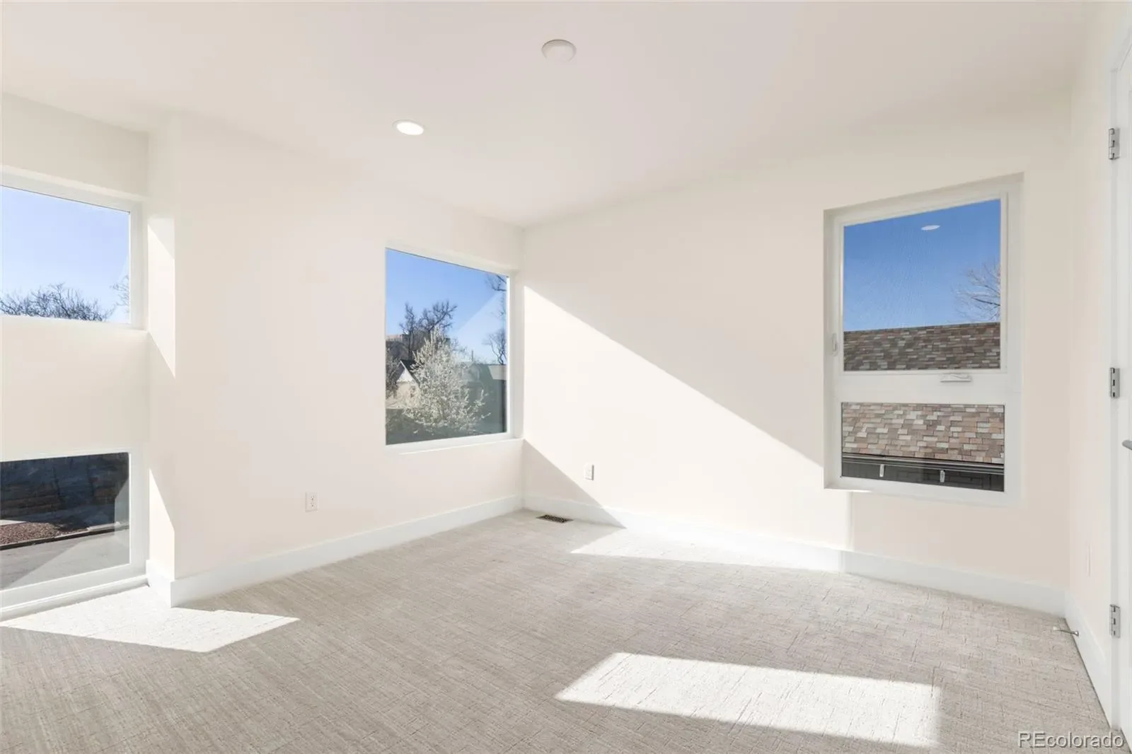 03212026050706 1600 22