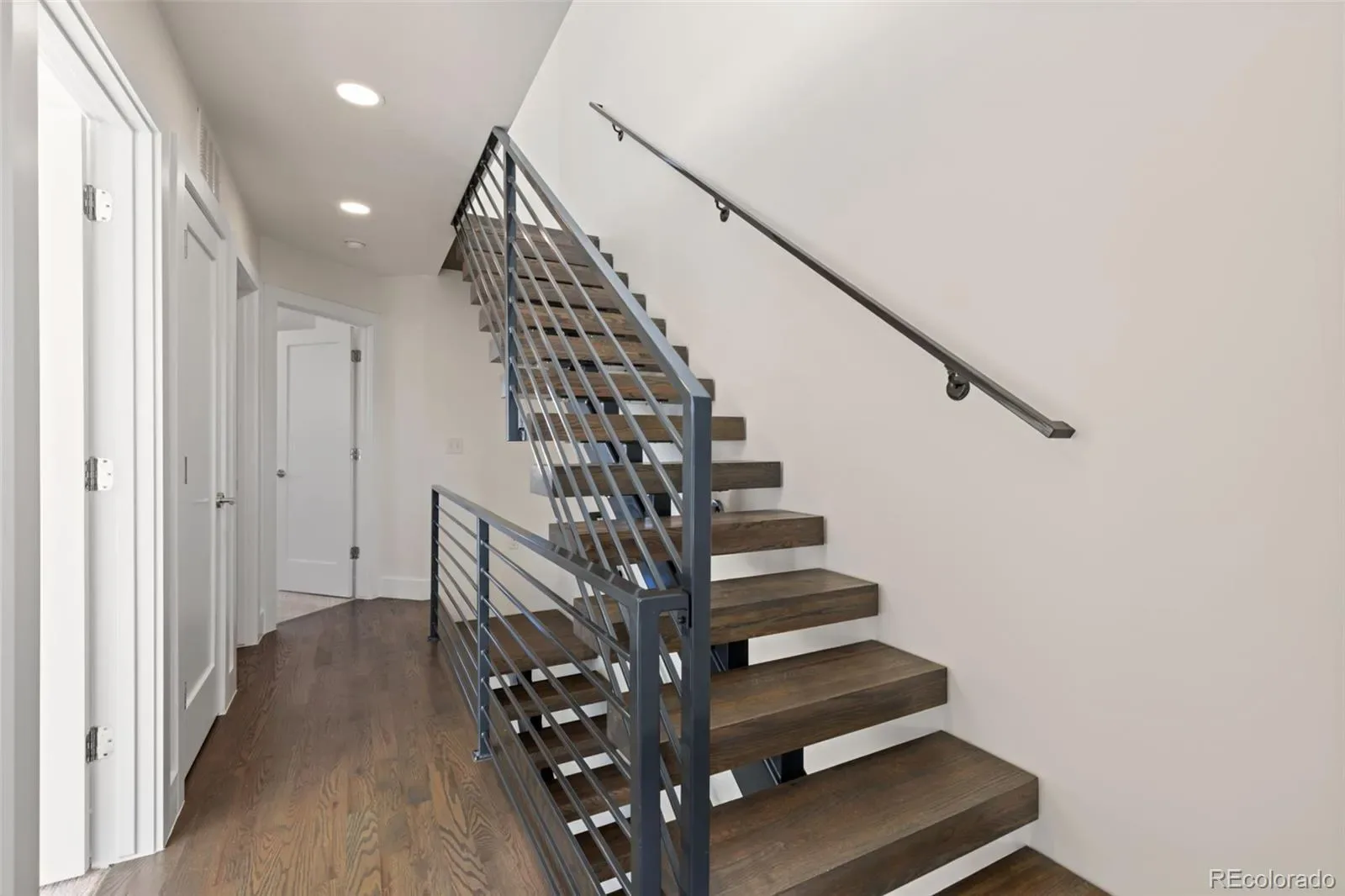 03212026050706 1600 25