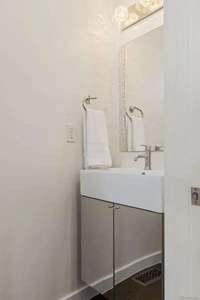 03212026050706 800 14