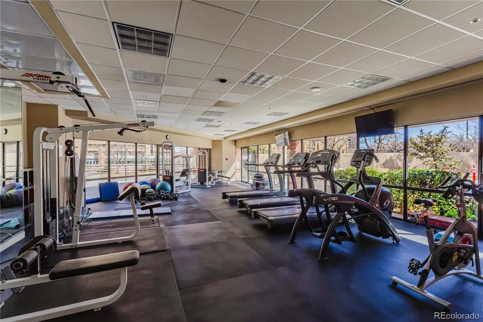 100 Park W Avenue #604 Denver CO 80205 MLS #REC9993203 03132026010043 1600 13