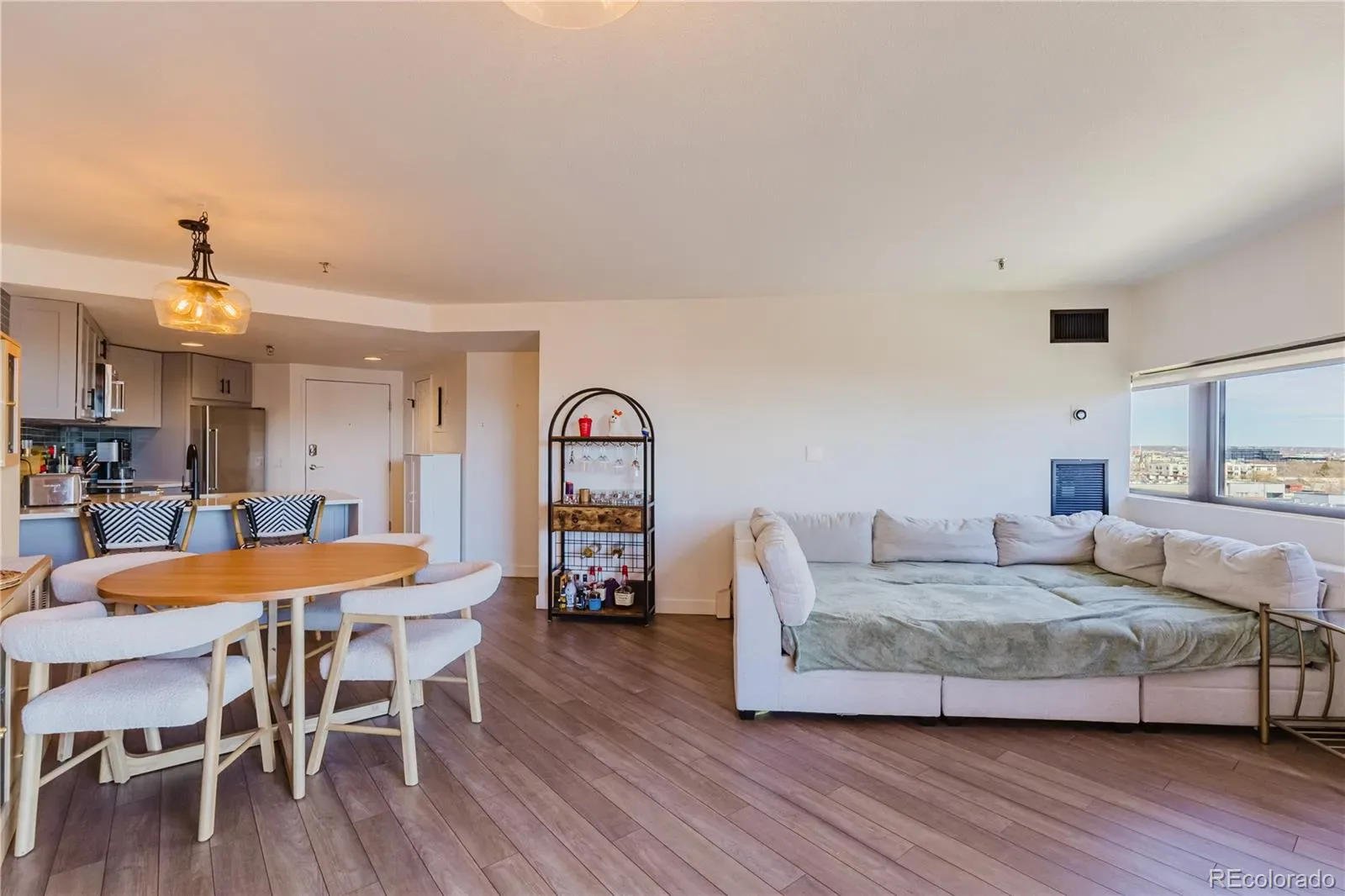 100 Park W Avenue #604 Denver CO 80205 MLS #REC9993203 03132026010043 1600 3