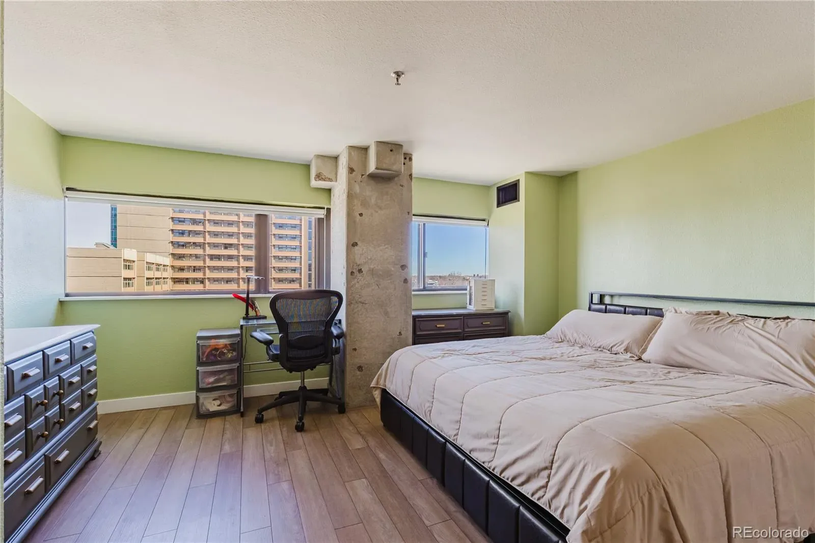 100 Park W Avenue #604 Denver CO 80205 MLS #REC9993203 03132026010043 1600 6