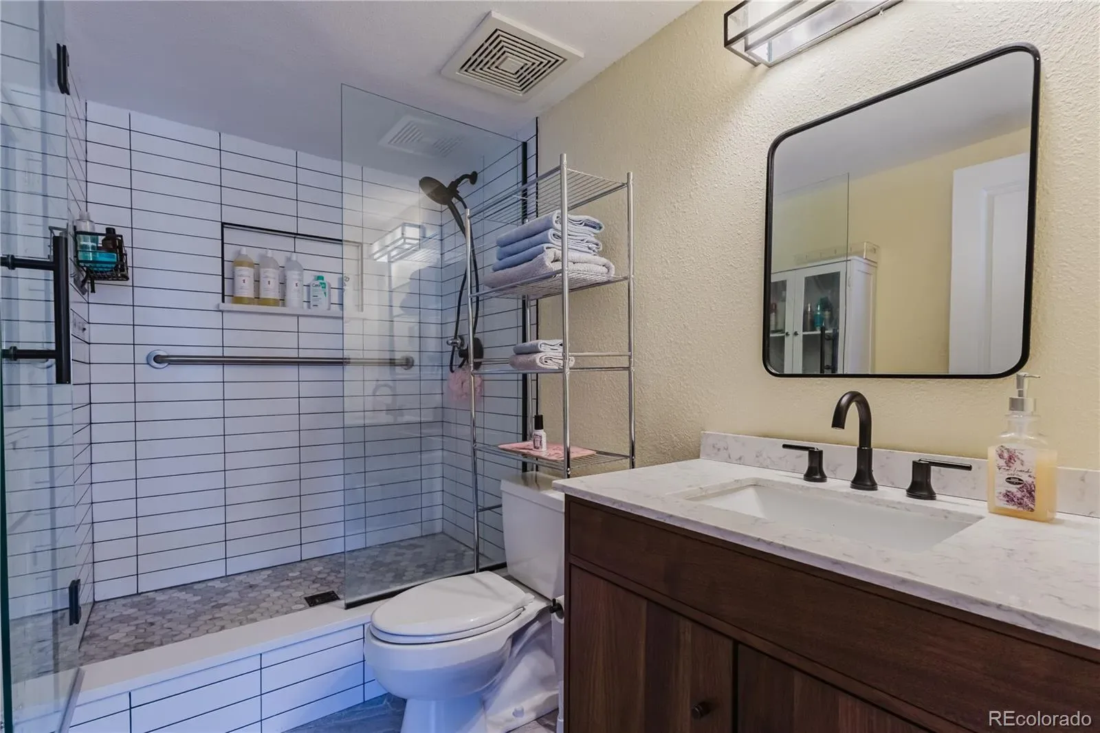 100 Park W Avenue #604 Denver CO 80205 MLS #REC9993203 03132026010043 1600 8
