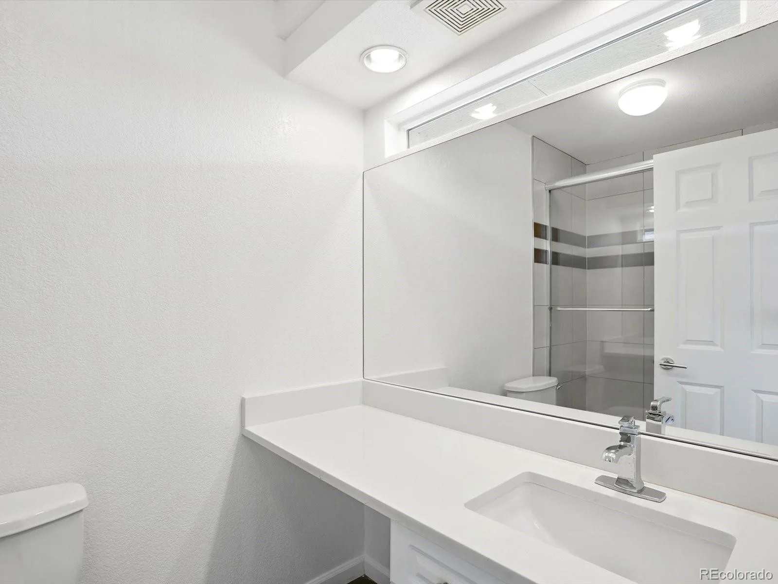 14044 E Temple Drive Aurora CO 80015 MLS #REC9994538 06112026215146 1600 36