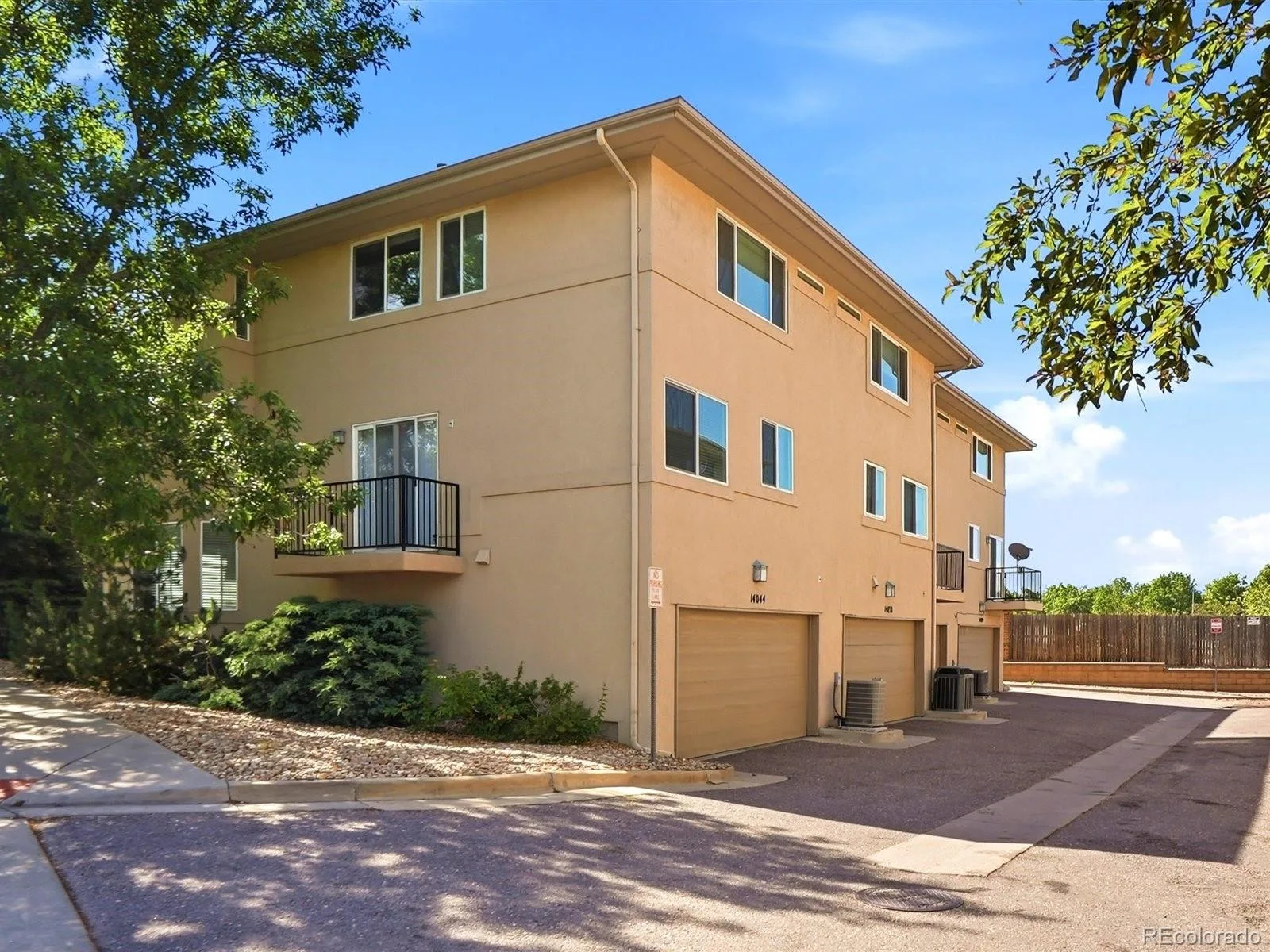 14044 E Temple Drive Aurora CO 80015 MLS #REC9994538 06112026215146 1600 48