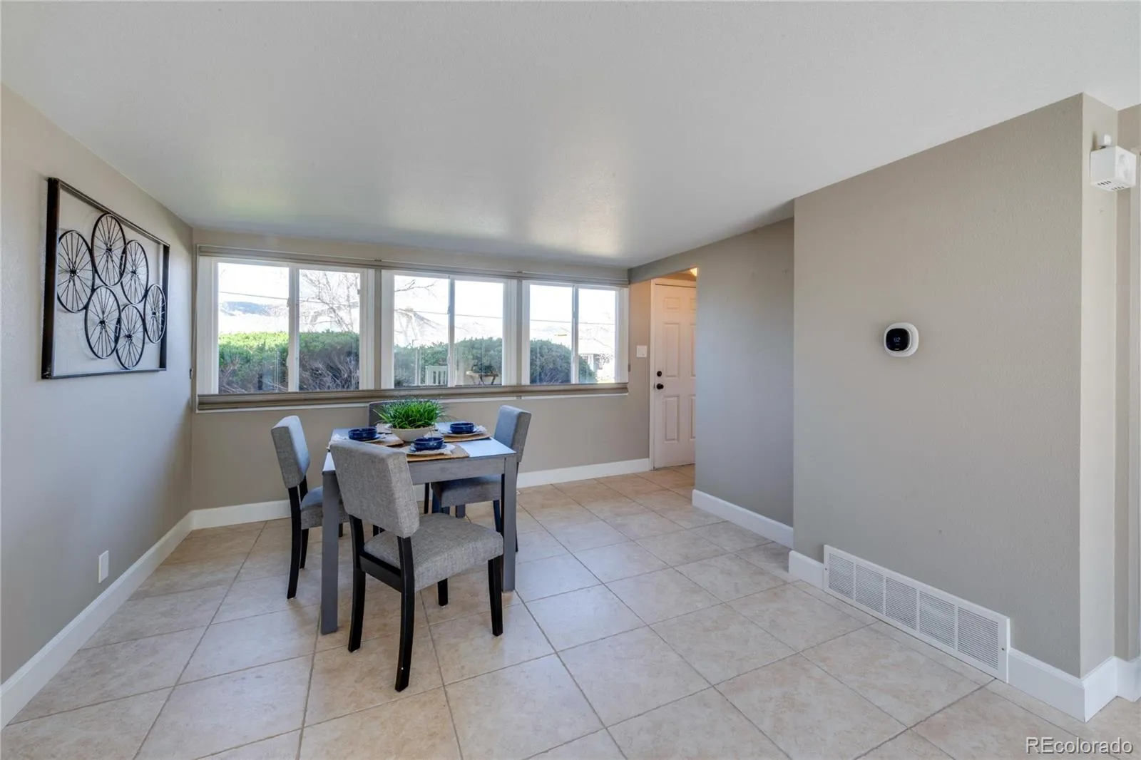 04012026225100 1600 16