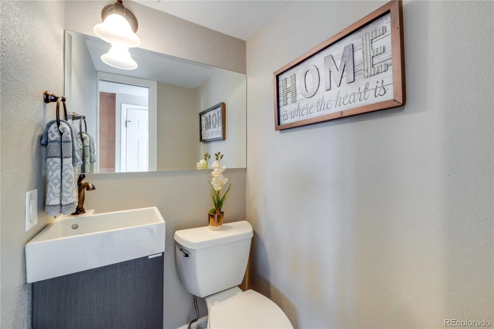 04012026225100 1600 19