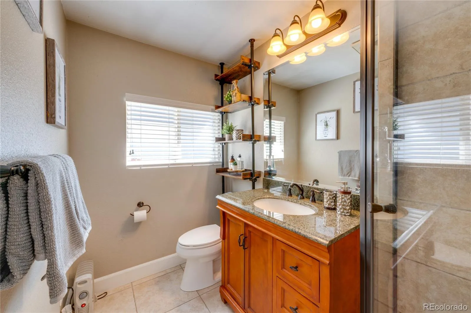 04012026225100 1600 22