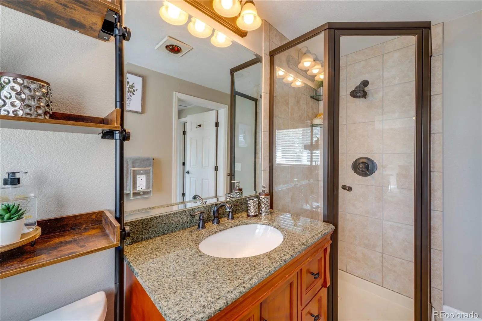 04012026225100 1600 23