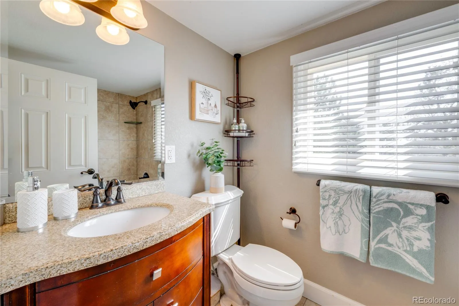 04012026225100 1600 25