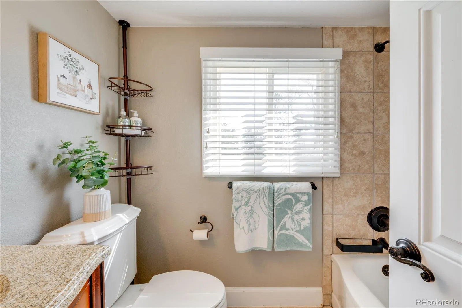 04012026225100 1600 34