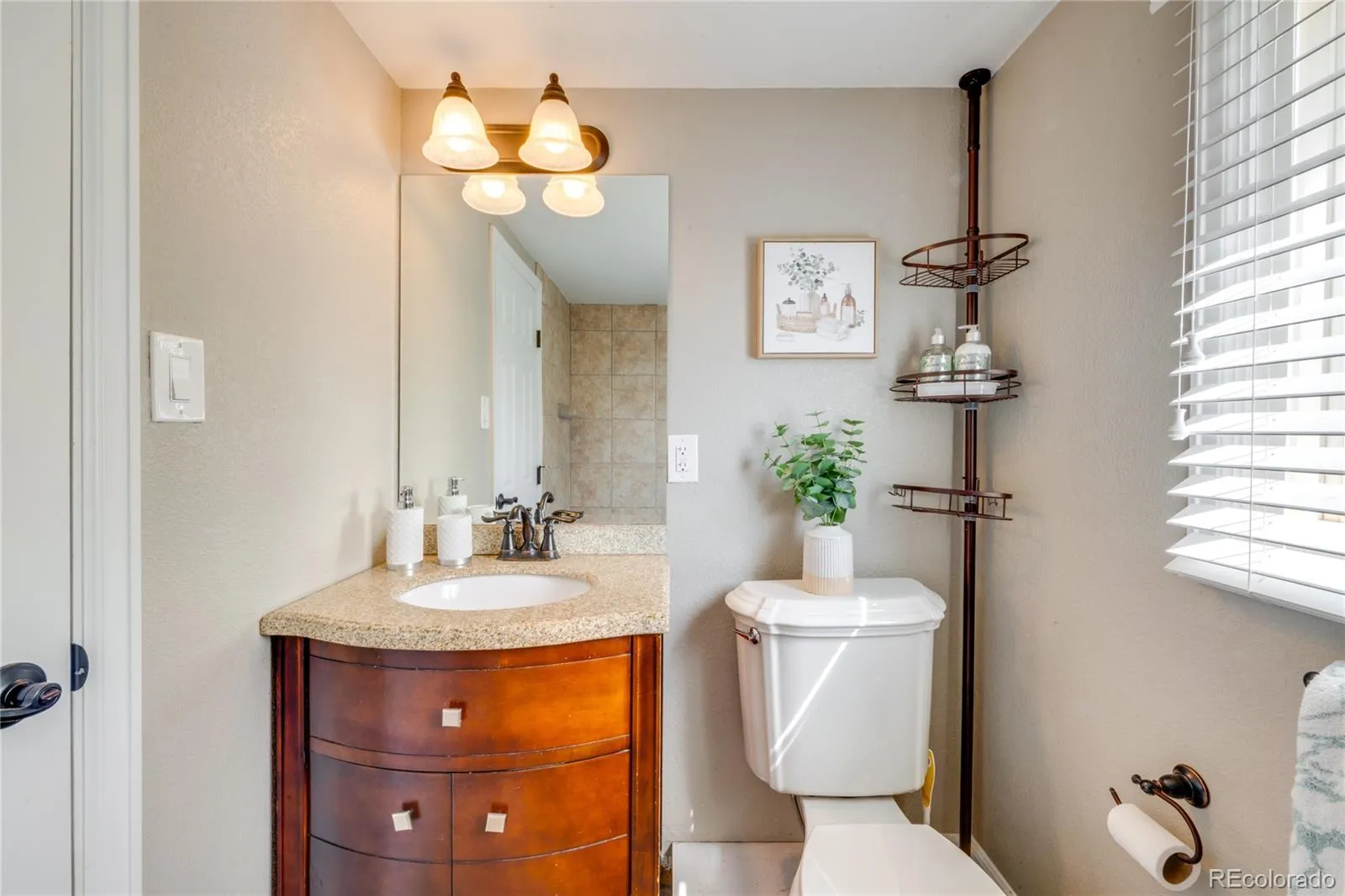 04012026225100 1600 35