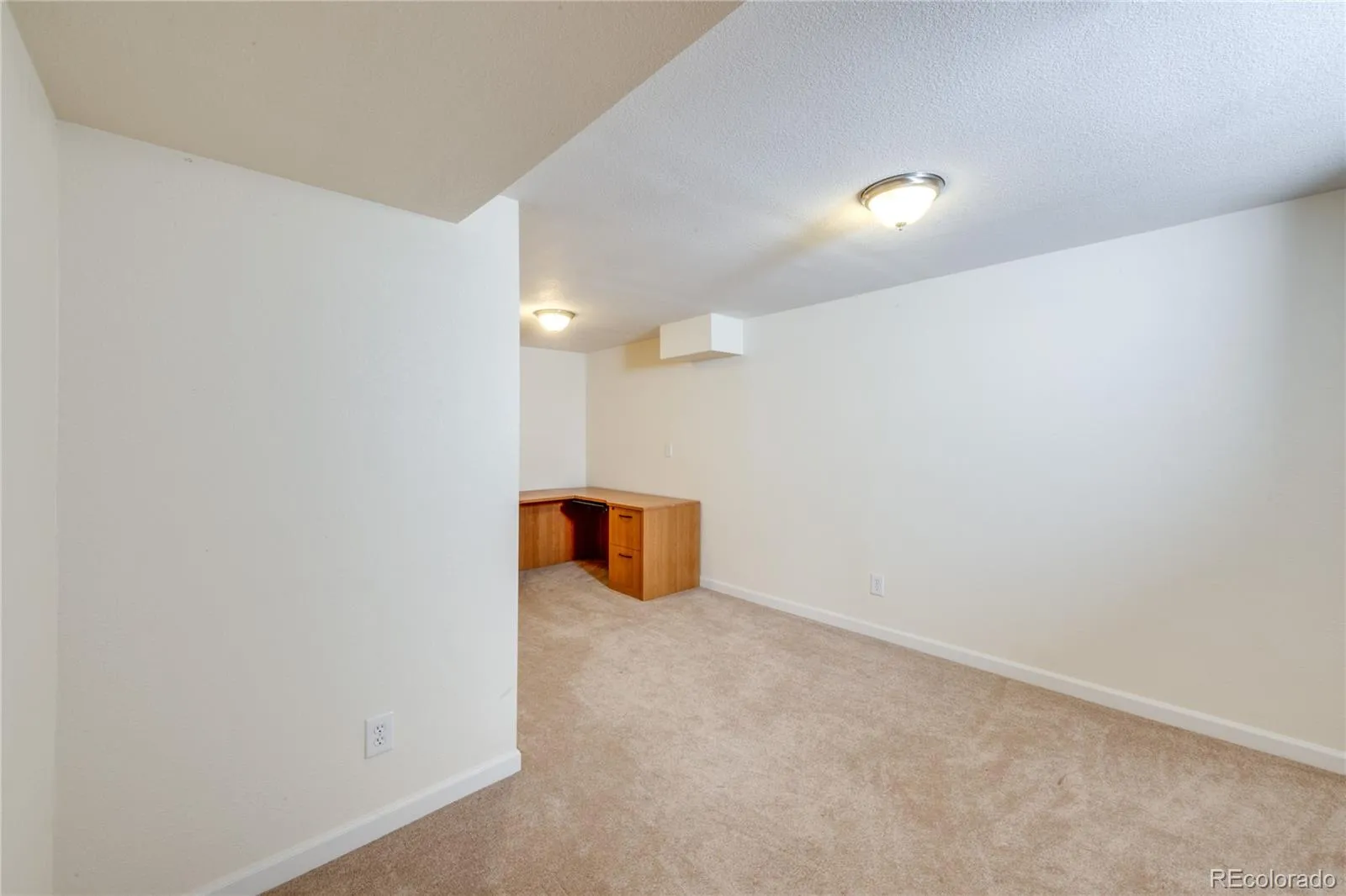 04012026225100 1600 37