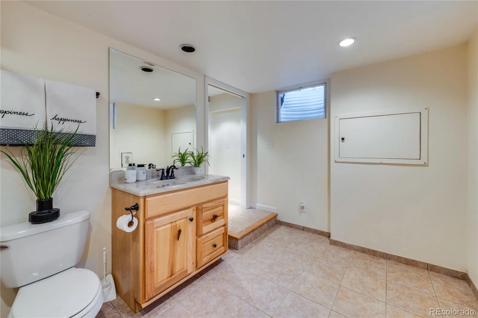 04012026225100 1600 42