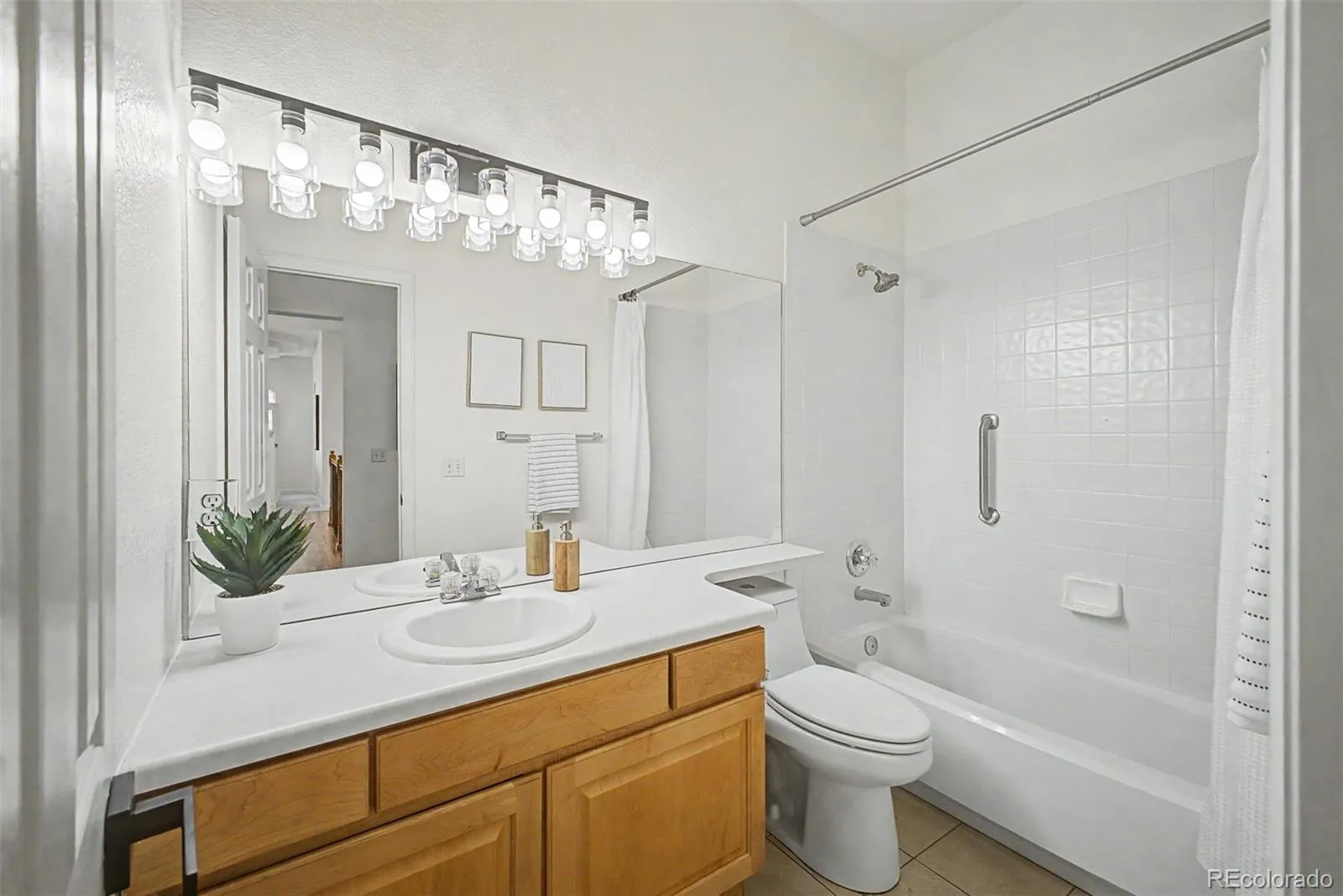 04222026020521 1600 22