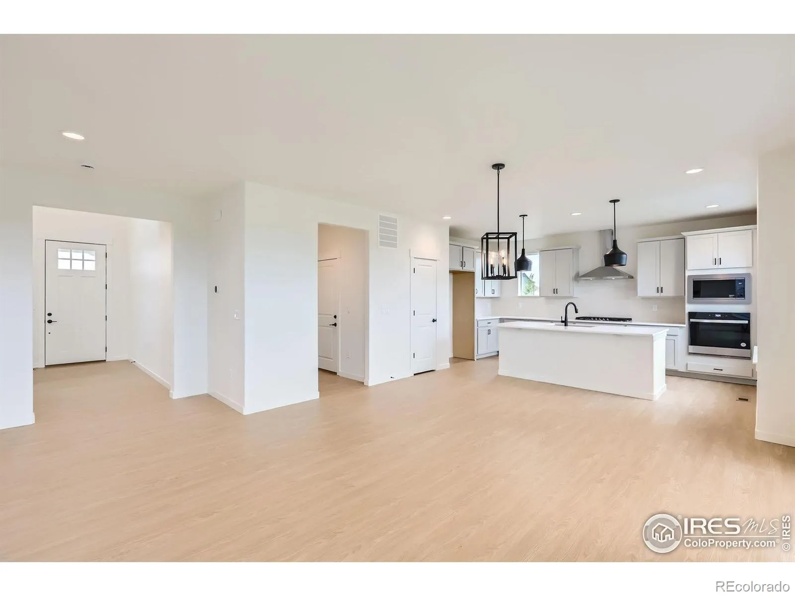 5881 Aspenglow Street Longmont CO 80504 | MLS #RECIR1033854 04252026192244 1600 12