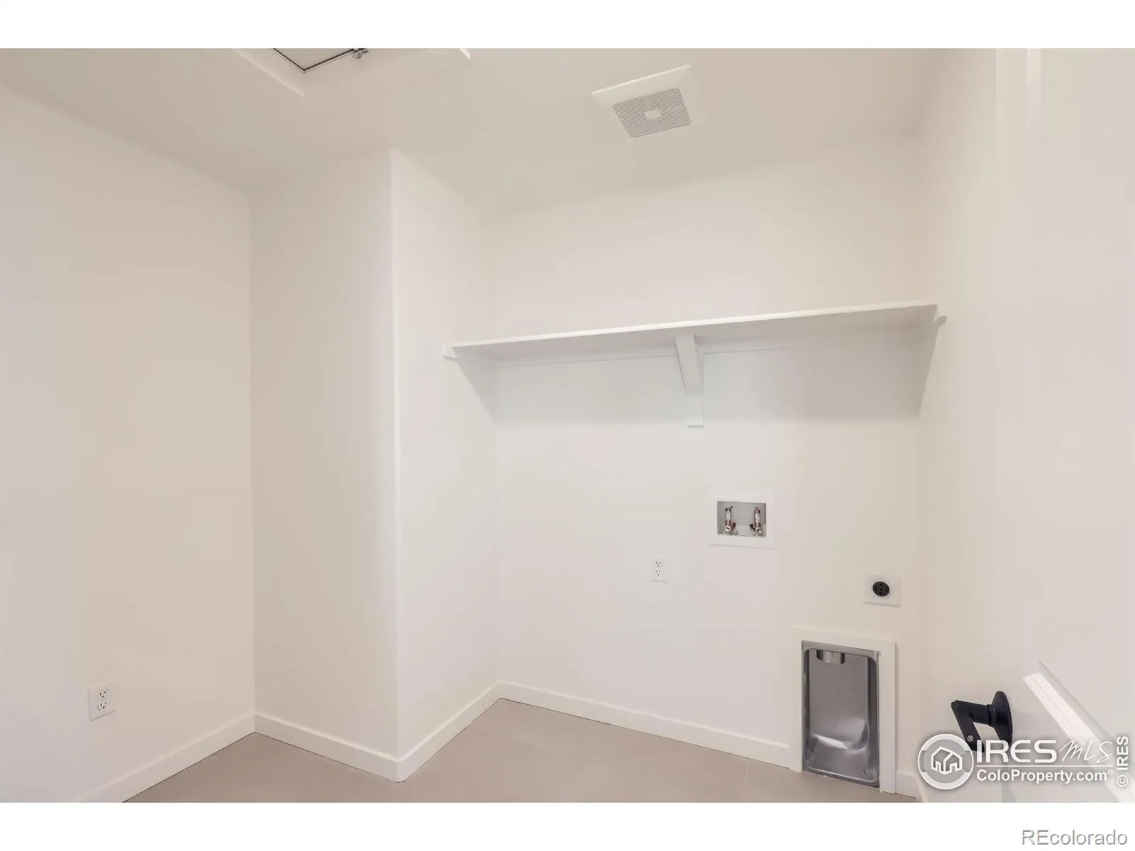 5881 Aspenglow Street Longmont CO 80504 | MLS #RECIR1033854 04252026192244 1600 16