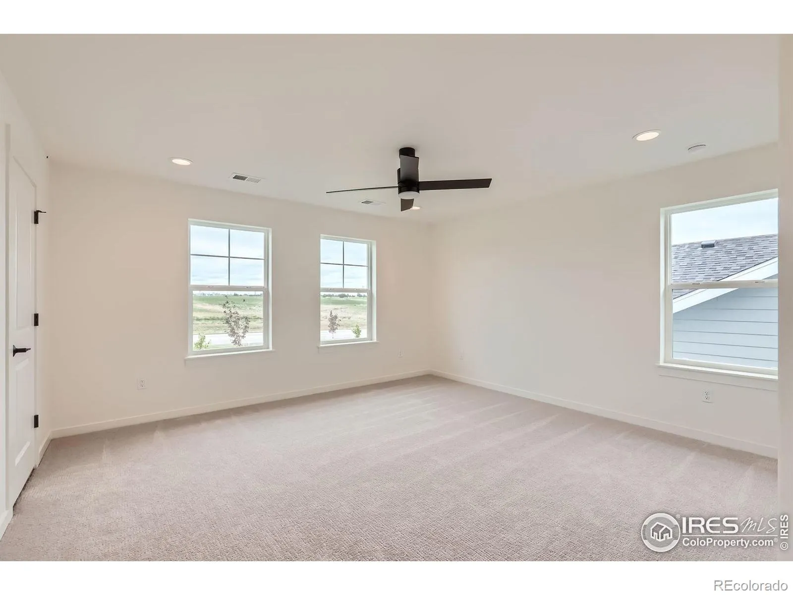 5881 Aspenglow Street Longmont CO 80504 | MLS #RECIR1033854 04252026192244 1600 19