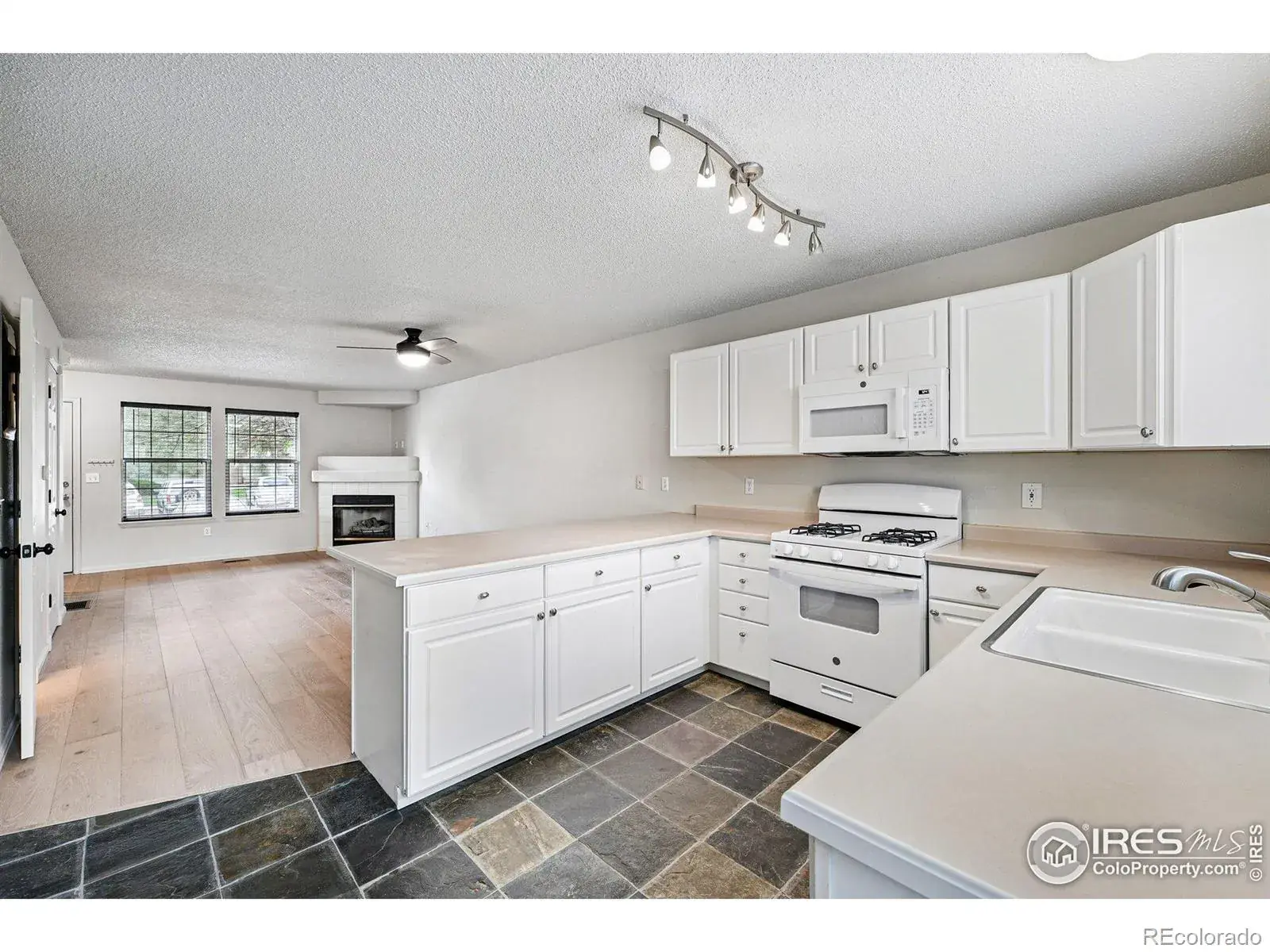 3022 W 107th Place #D Westminster CO 80031 MLS #RECIR1034892 02052026195603 1600 14