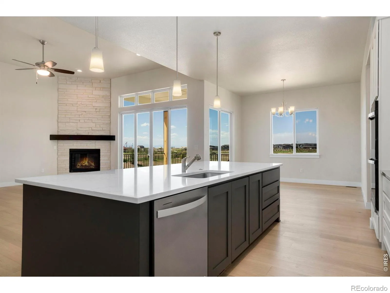 24113 E 36th Place Aurora CO 80019 | MLS #REC4590156 08192026001510 1600 14
