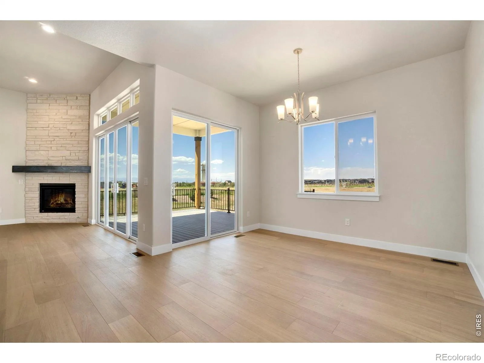 24113 E 36th Place Aurora CO 80019 | MLS #REC4590156 08192026001510 1600 21